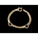 A gold bracelet
Europe, 20th century
(wear signs, bruises)

Lenght: 20 cm
15 g