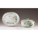 A tureen with platter 
Chinese export porcelain
Polychrome decoration with flowers and sheep