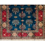 Tabriz carpet
Cotton and wool
Floral design in blue, red and beige
Iran

300x225 cm