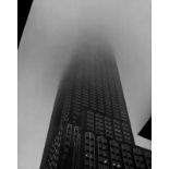 Andreas Feininger (Paris 1906 – 1999 New York)„EMPIRE STATE BLDG. IN FOG“. 1949Vintage.