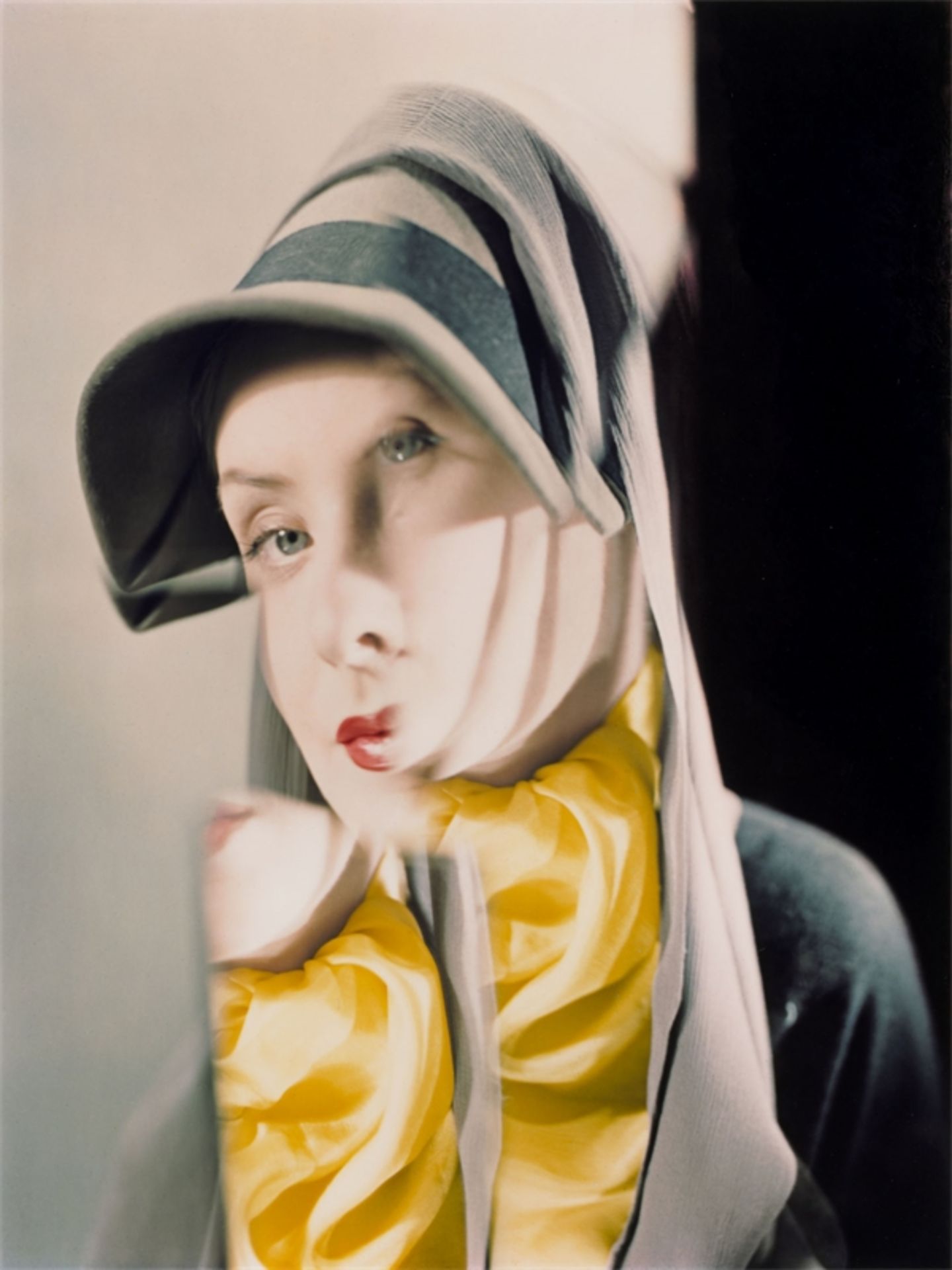 Erwin Blumenfeld (1897 Berlin – 1969 Rom)Broken mirror, New York. 1947Dye-Transfer-Abzug, 1984.