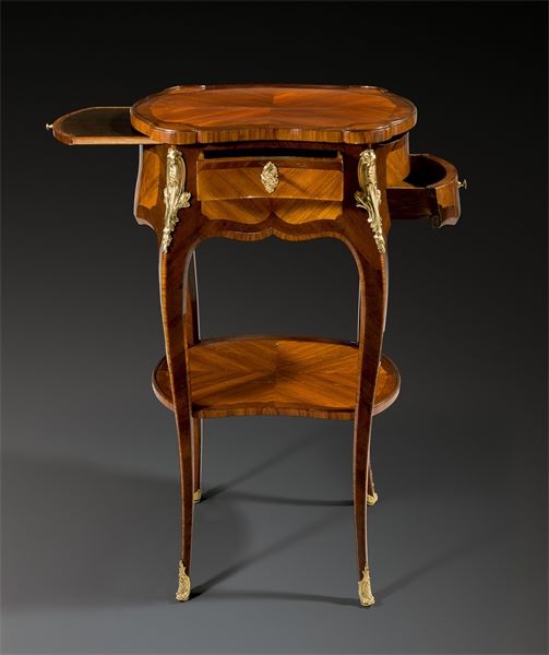 Paris ()Table en chiffonière – aus dem Besitz der Kaiserin Friedrich, Princess Royal Victoria (