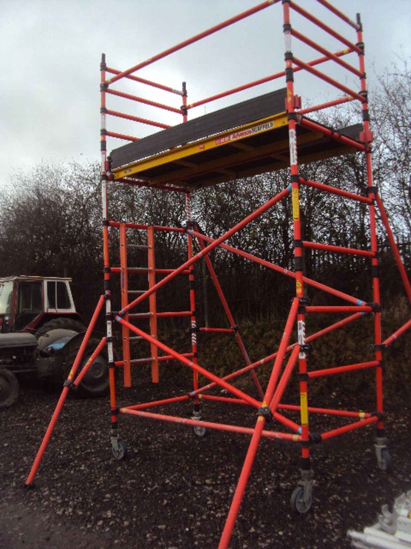 CLOW Advanced Scaffold 4.5m mobile fibreglass scaffold tower. Comprising uprights, bracing bars,