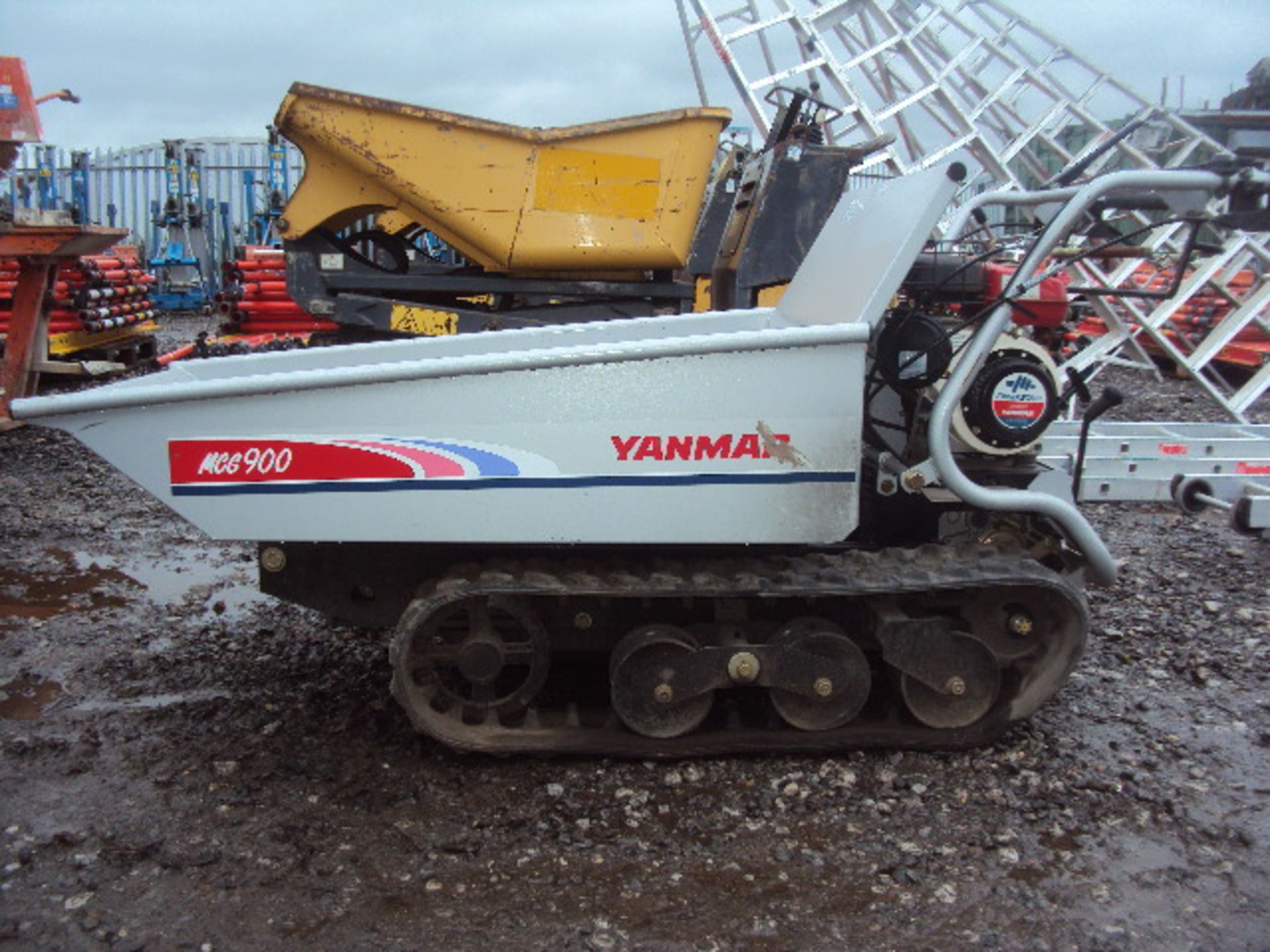 YANMAR MCG900 petrol driven rubber tracked power barrow (unused)