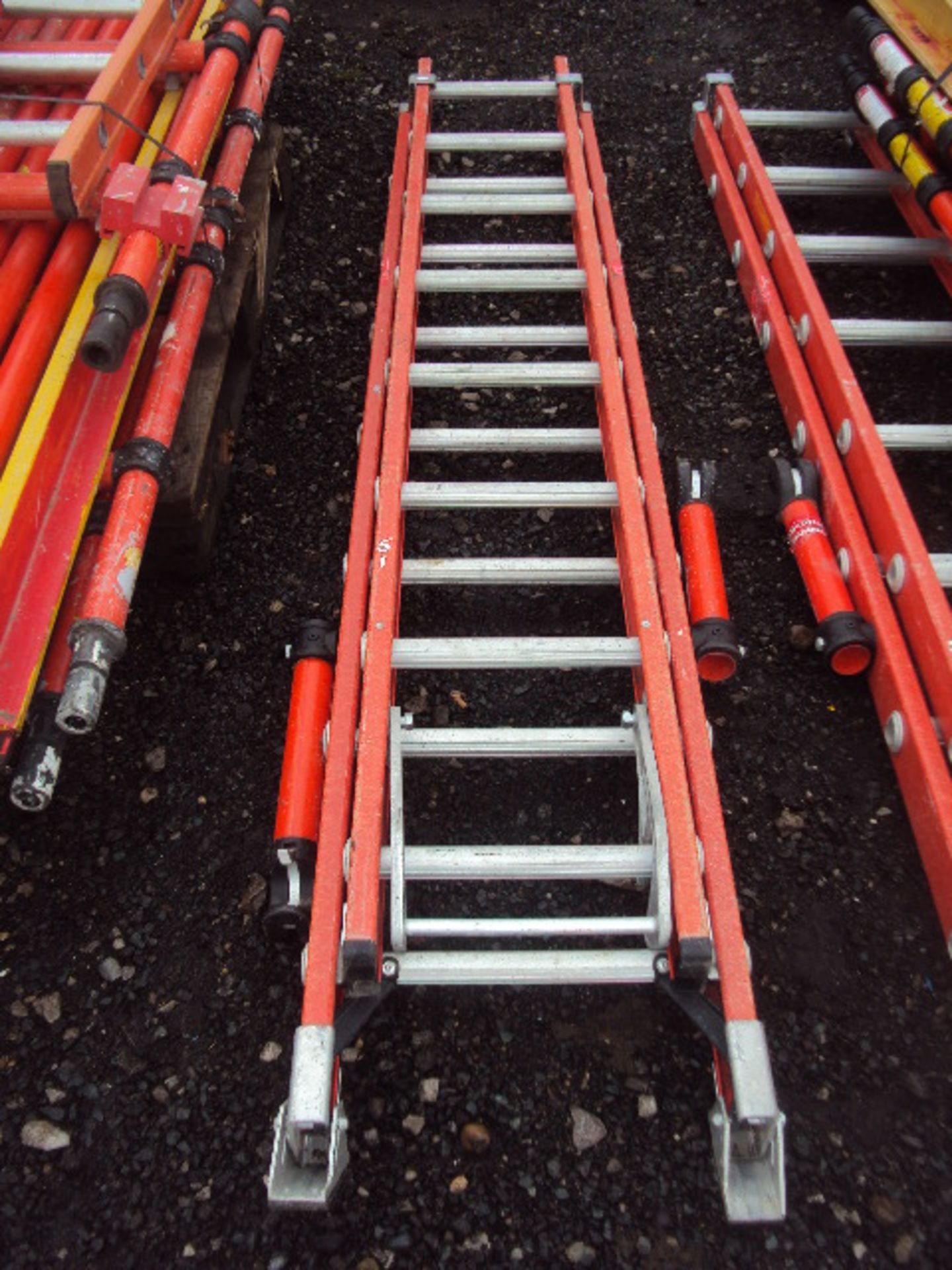 CLOW double extension scaffolding ladder