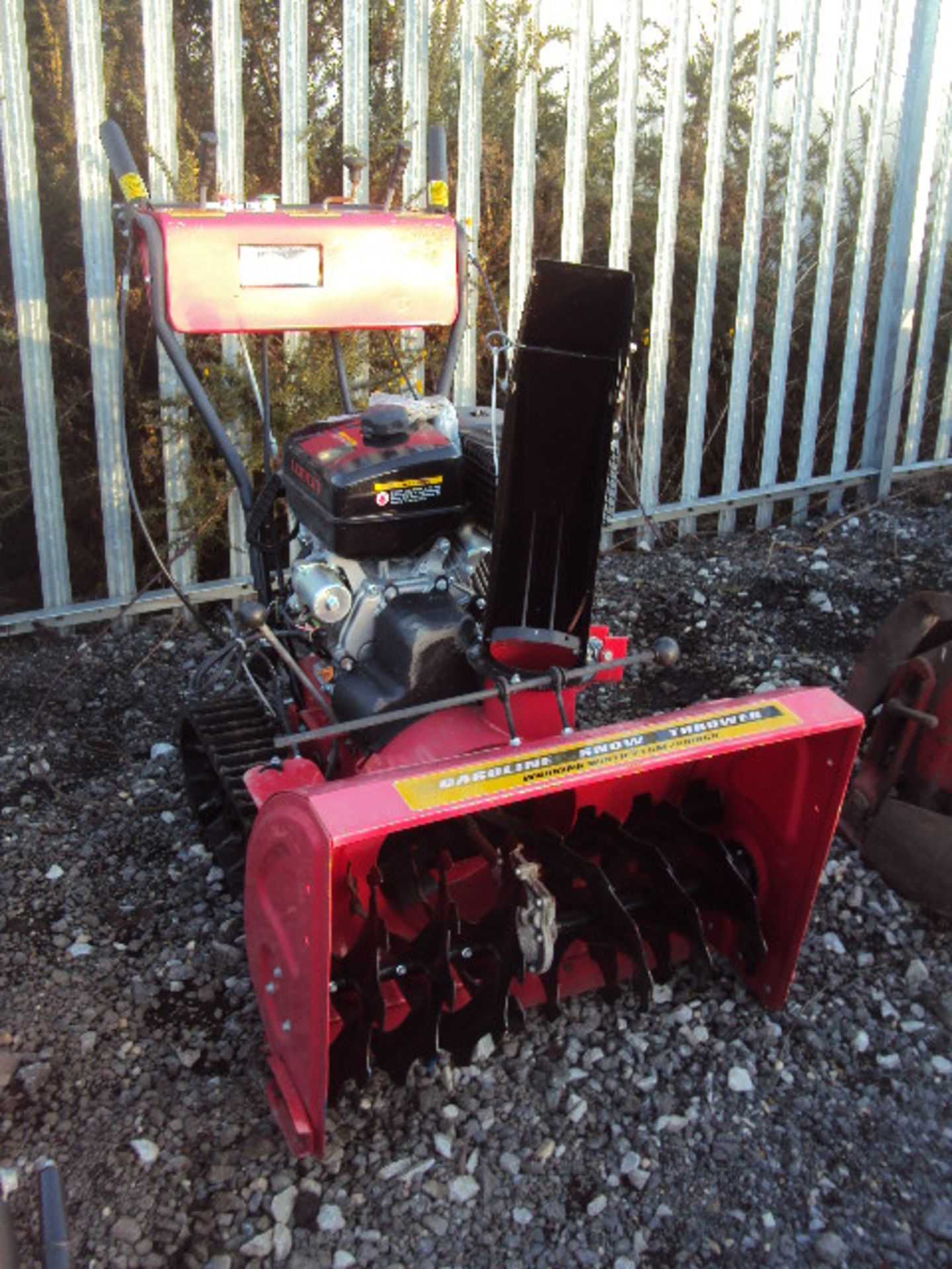 LONCIN petrol driven tracked snow blower (unused)