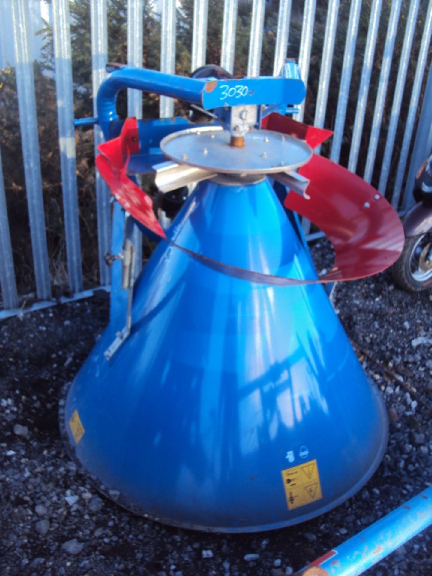 Fertiliser spreader c/w pto shaft (unused)