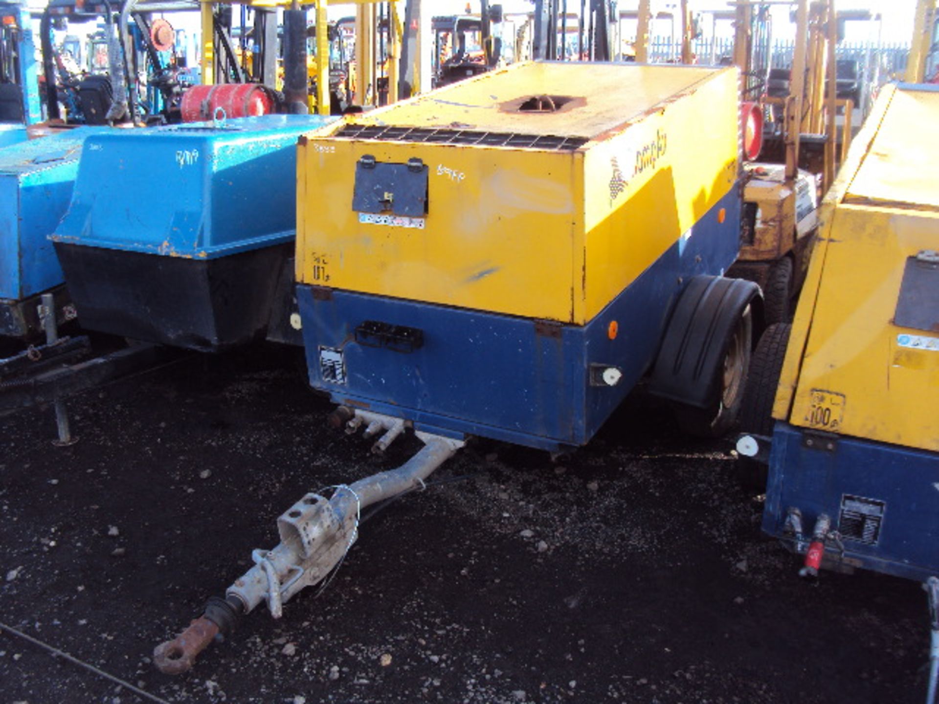 2003 COMPAIR C76 fast tow compressor (s/n 10223014)