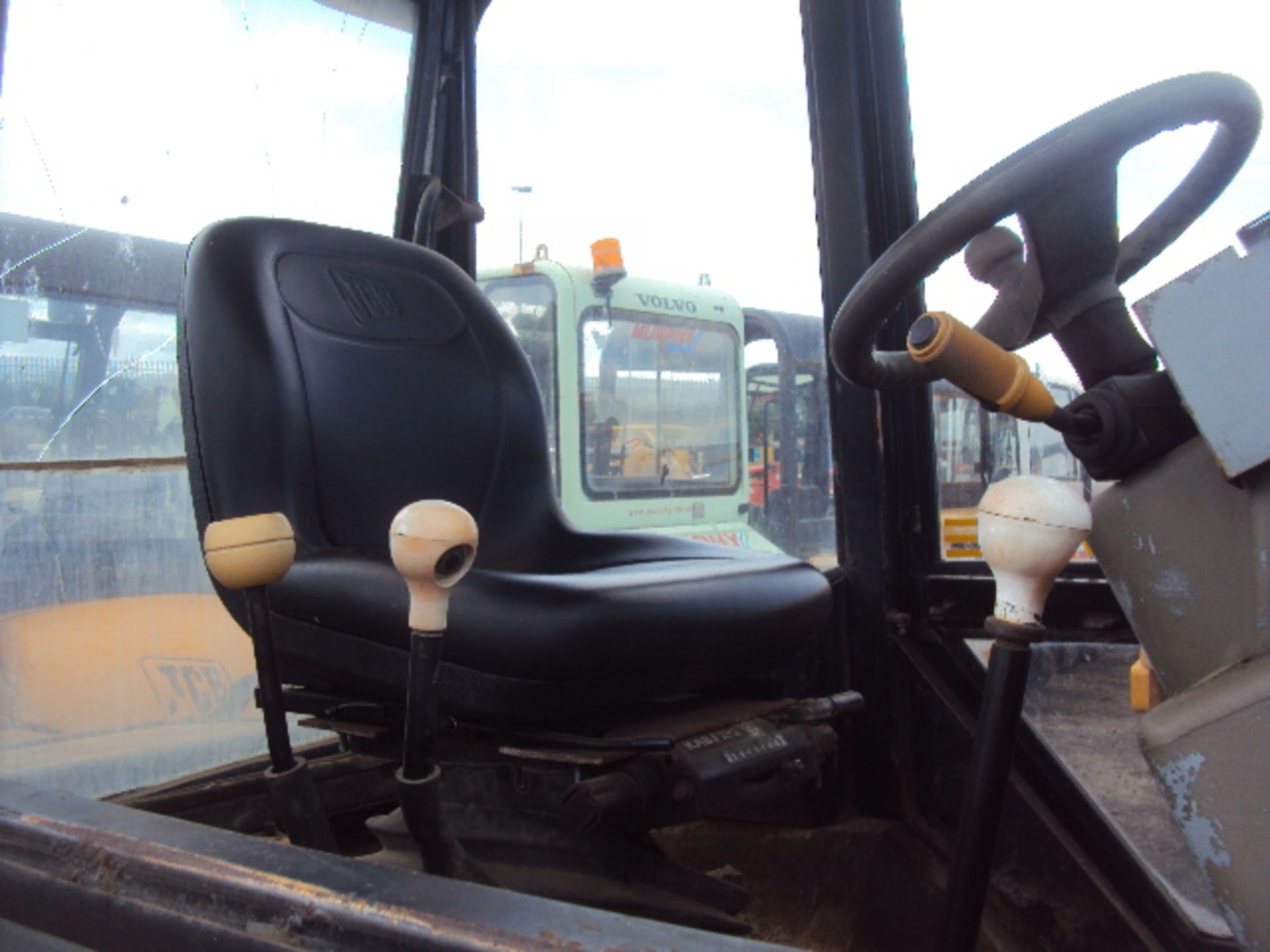 JCB 2CX Airmaster loader S/n: E0658936 with toe-tip bucket (RDL) - Image 5 of 5