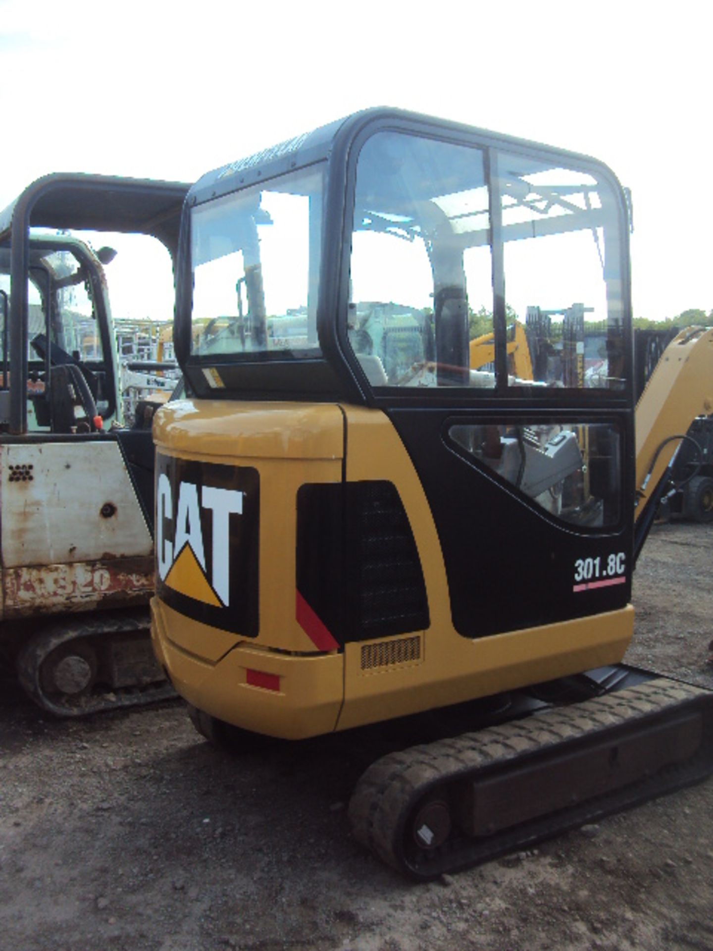CATERPILLAR 301.8 rubber tracked excavator S/n:CLJSB00648  with 2 buckets, blade, piped, cab & - Image 3 of 5