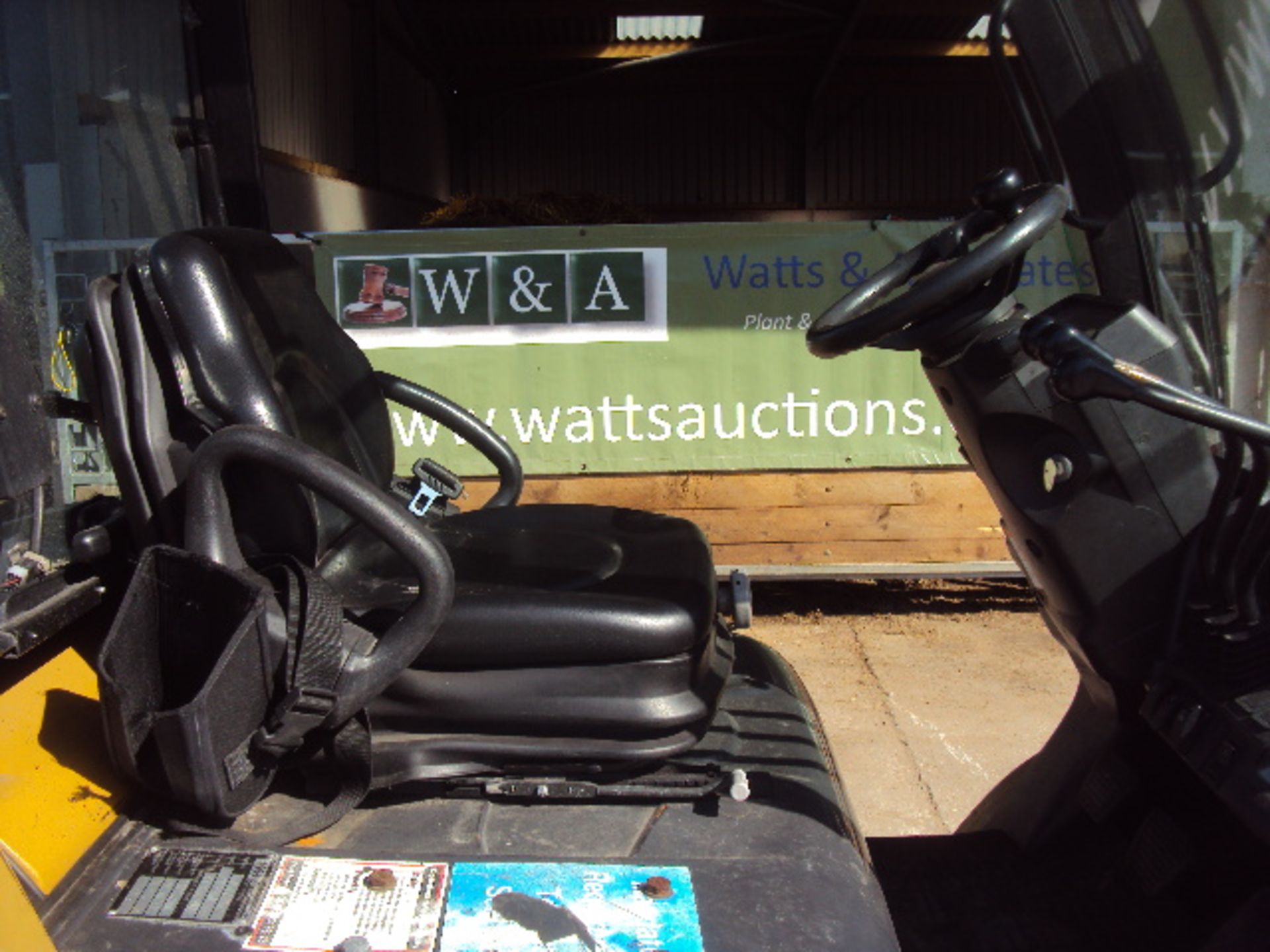 2009 CATERPILLAR DP30N 3t diesel driven forklift truck S/n: with triplex free-lift mast & side- - Image 6 of 8