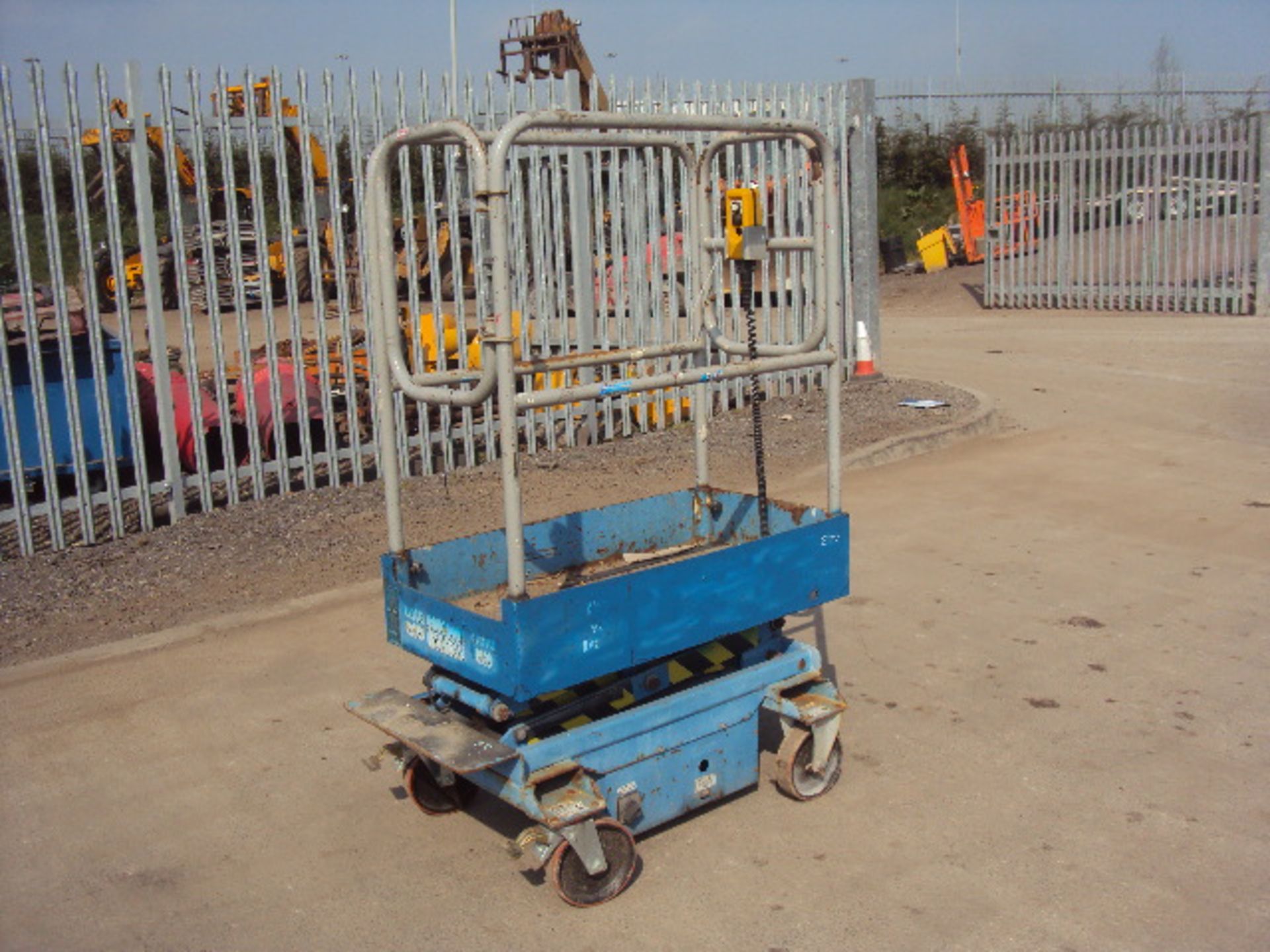 2008 POPUP battery driven vertical work platform (RDL)