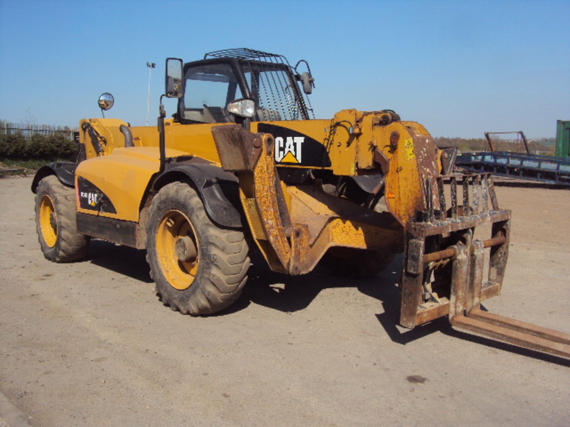 2007 CATERPILLAR TH360B telescopic handler (with outriggers & sway)(S/n TBH00682)(3266 rec hours)( - Image 2 of 9