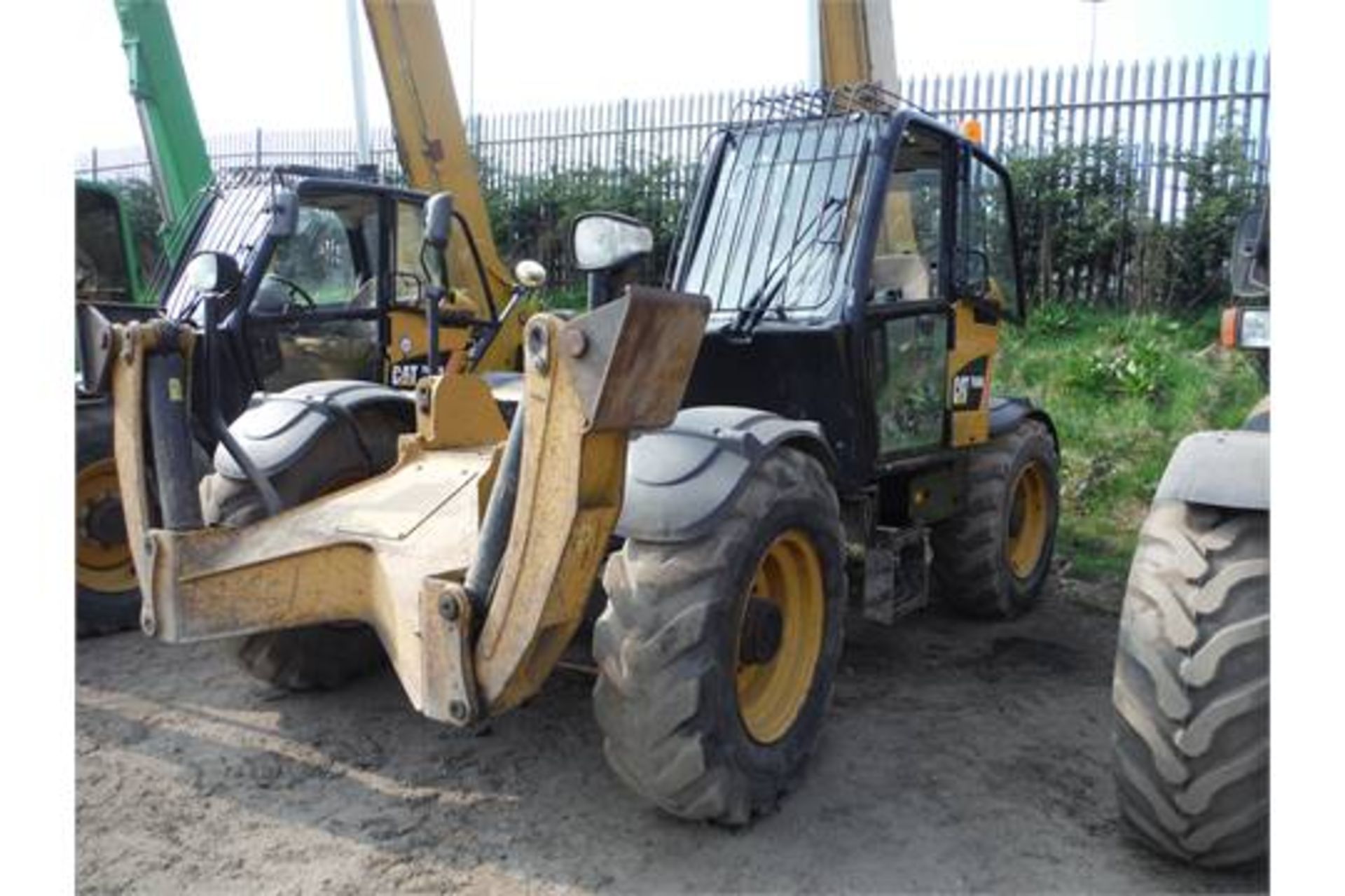 2007 CATERPILLAR TH360B telescopic handler (with out riggers and sway)(S/n TBH00567)(3772 rec - Image 3 of 7