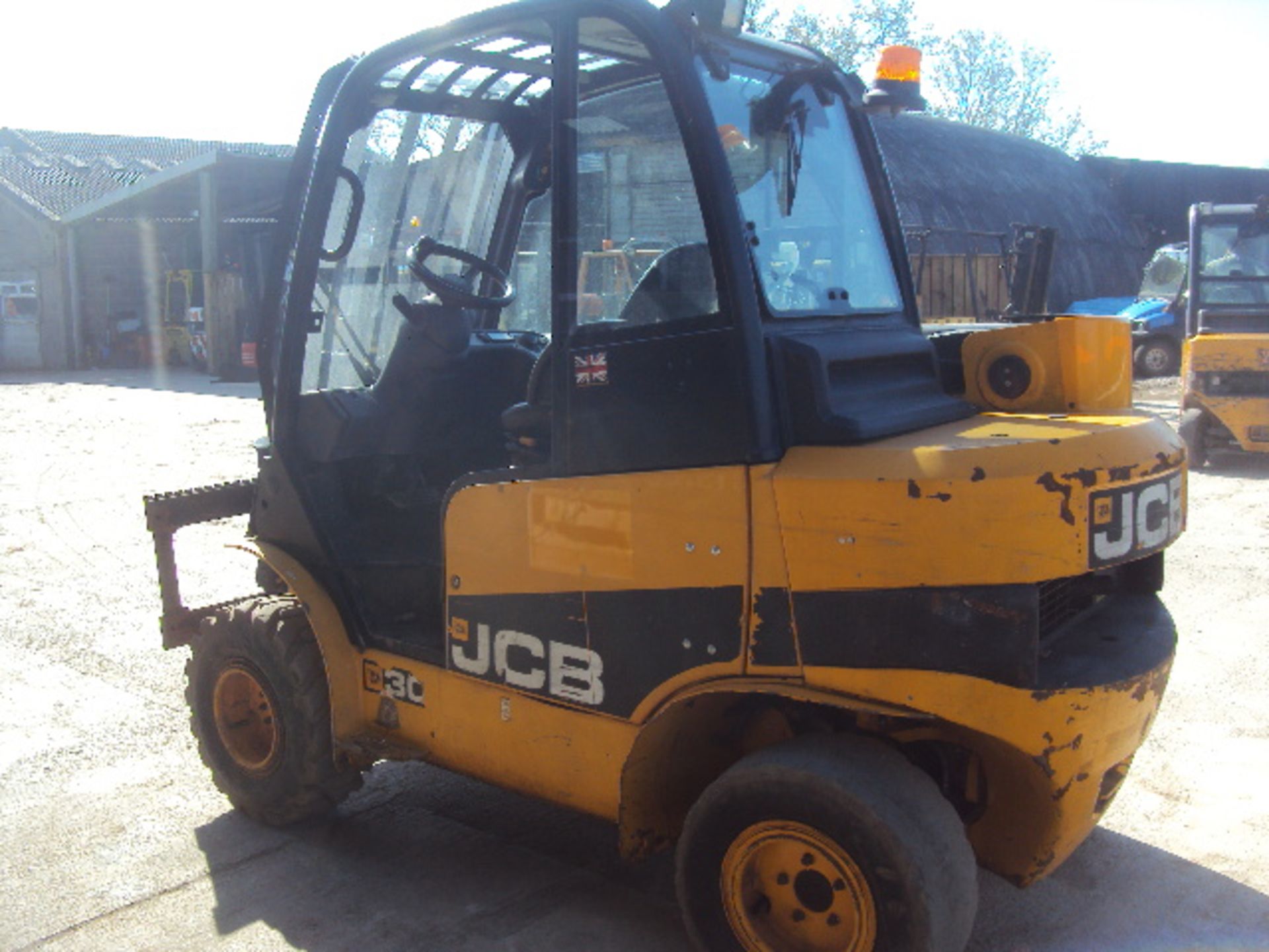 2011 JCB TLT30D 4wd diesel driven Teletruck (S/n E01540315) (3940 rec hrs) (RDL) (This item is - Image 3 of 8