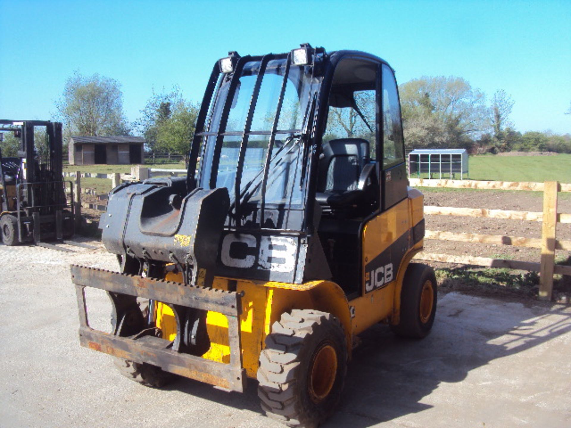 2011 JCB TLT30D 4wd diesel driven Teletruck (S/n E01540315) (3940 rec hrs) (RDL) (This item is - Image 4 of 8