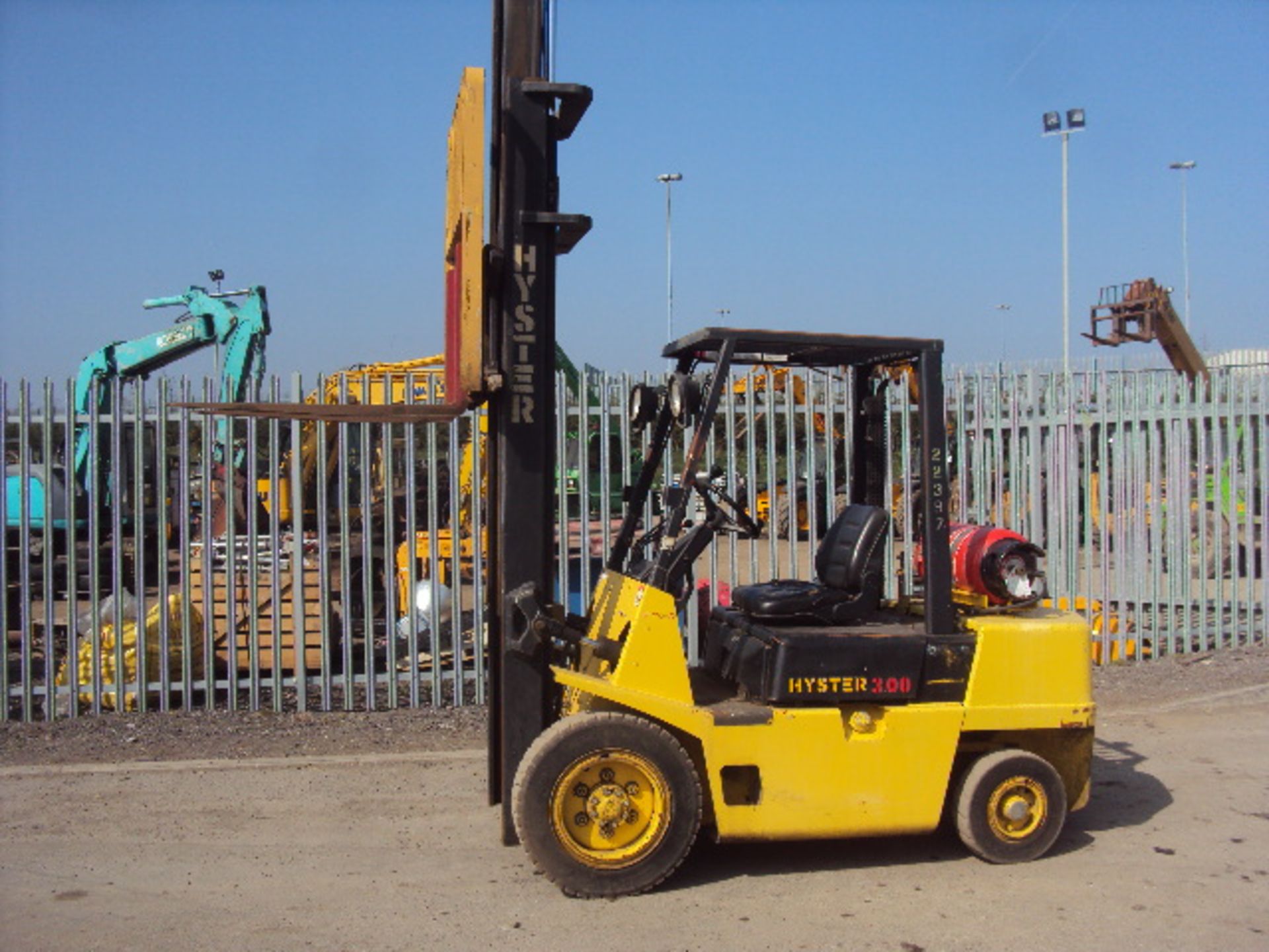 1992 HYSTER 3.00 gas driven forklift truck with duplex mast (RDL) - Image 6 of 6