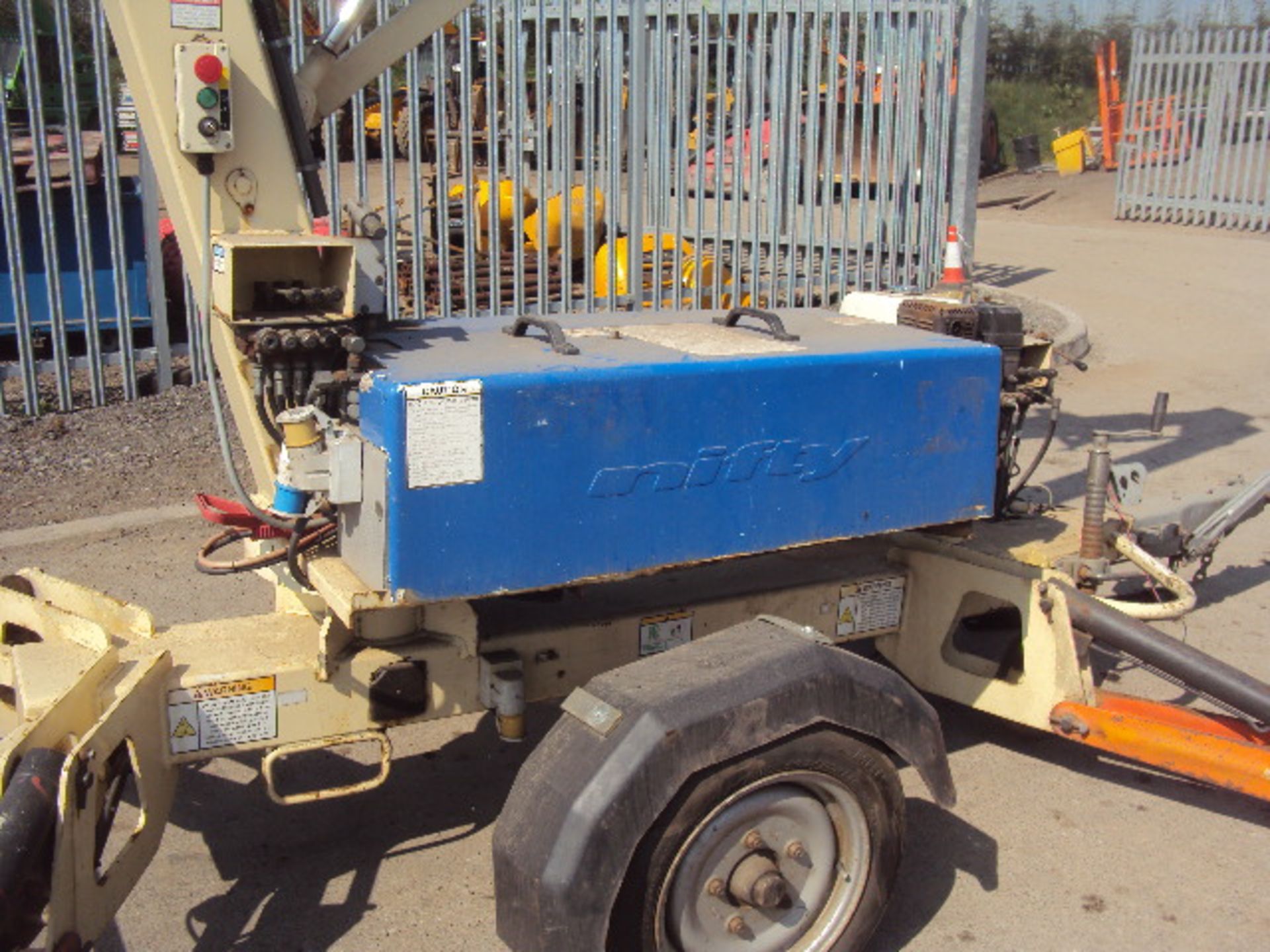 2006 NIFTY 120TPE cherry picker c/w battery & engine (S/n 12475)(Runs) - Image 8 of 9