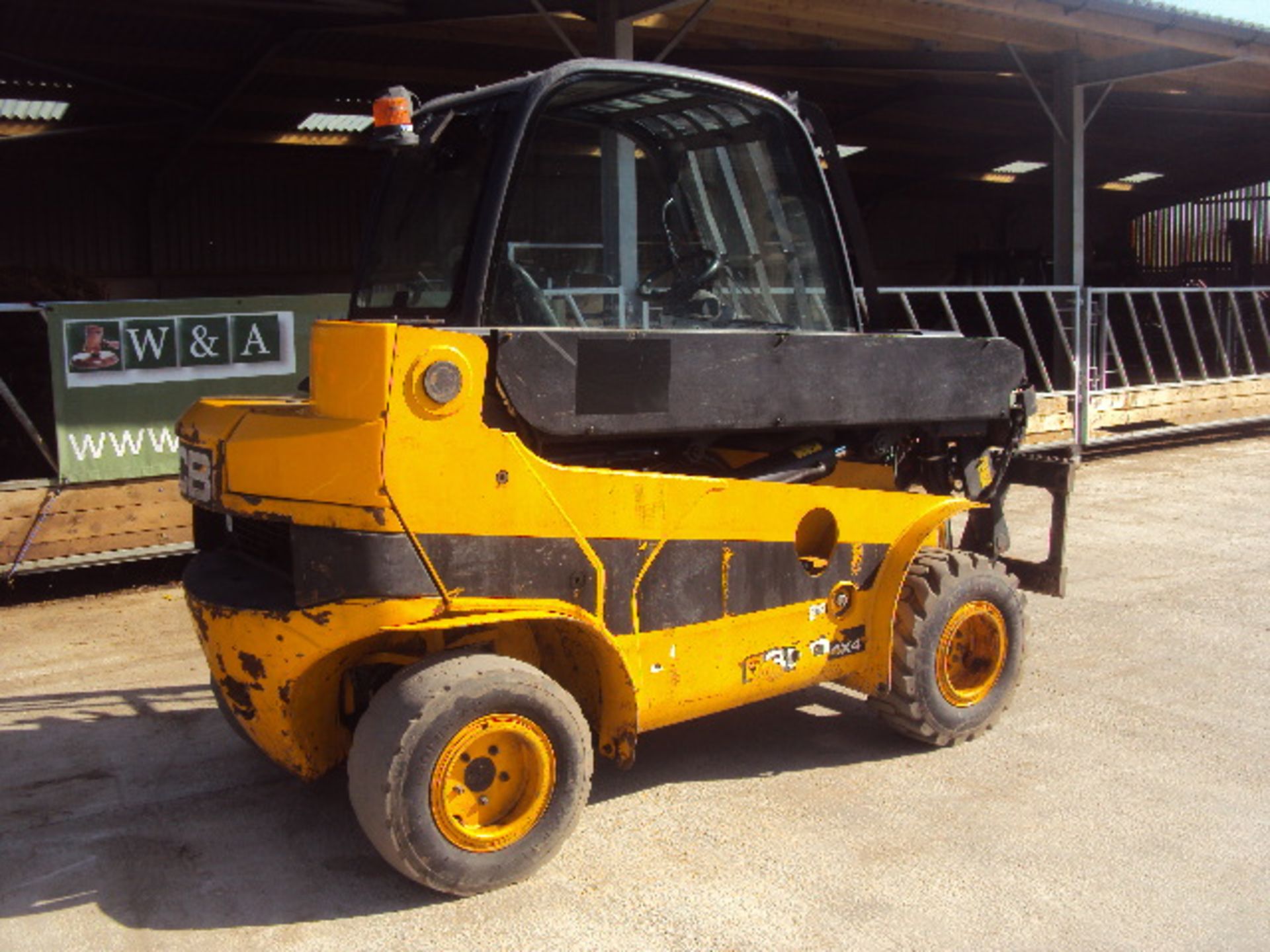 2011 JCB TLT30D 4wd diesel driven Teletruck (S/n E01540315) (3940 rec hrs) (RDL) (This item is - Image 2 of 8