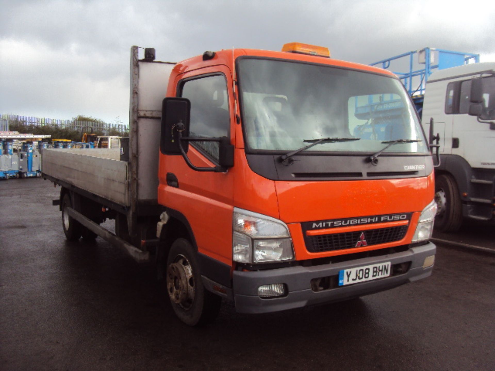 2008 MITSUBISHI FUSO Canter 8C18 7.5t drop side truck Reg: YJ08 BHN( 147,000 recorded miles)(R+D)