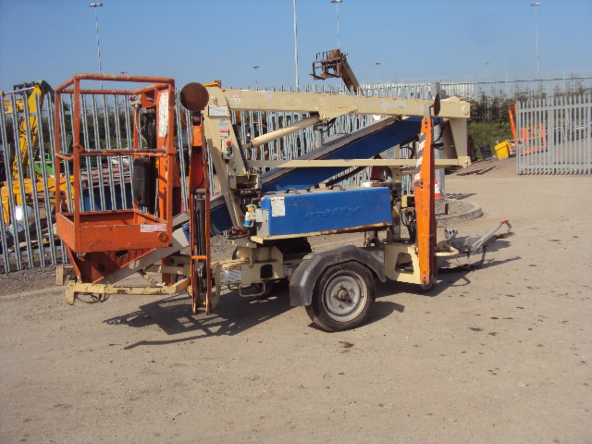 2006 NIFTY 120TPE cherry picker c/w battery & engine (S/n 12475)(Runs) - Image 2 of 9
