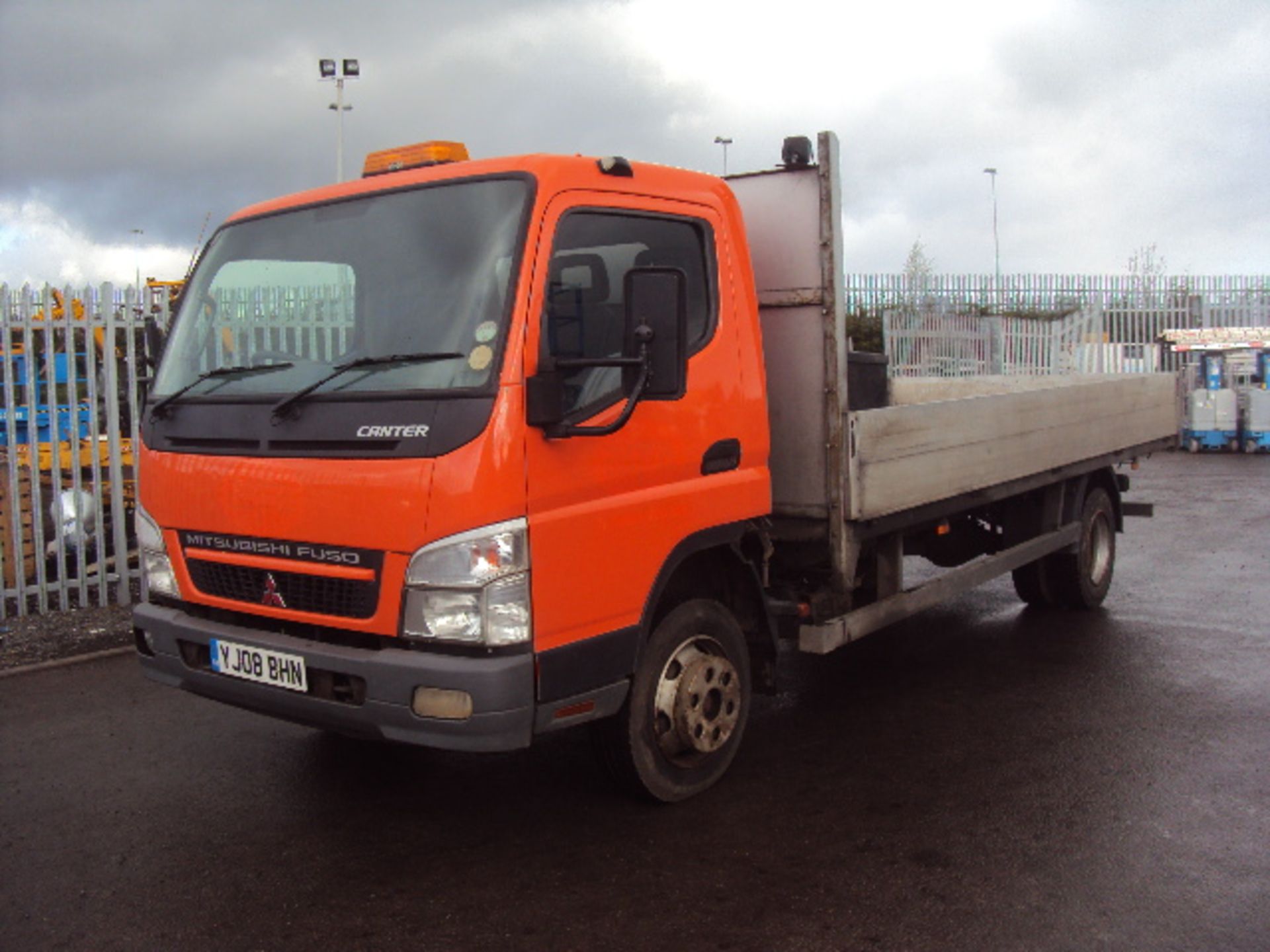 2008 MITSUBISHI FUSO Canter 8C18 7.5t drop side truck Reg: YJ08 BHN( 147,000 recorded miles)(R+D) - Image 2 of 7