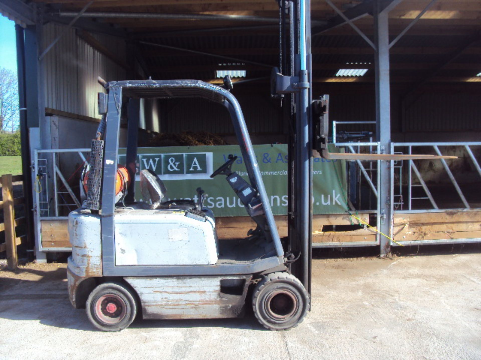 FIAT G20 2t gas driven forklift truck with duplex mast & side-shift (6351 rec hrs)(RDL) (This item - Image 5 of 5