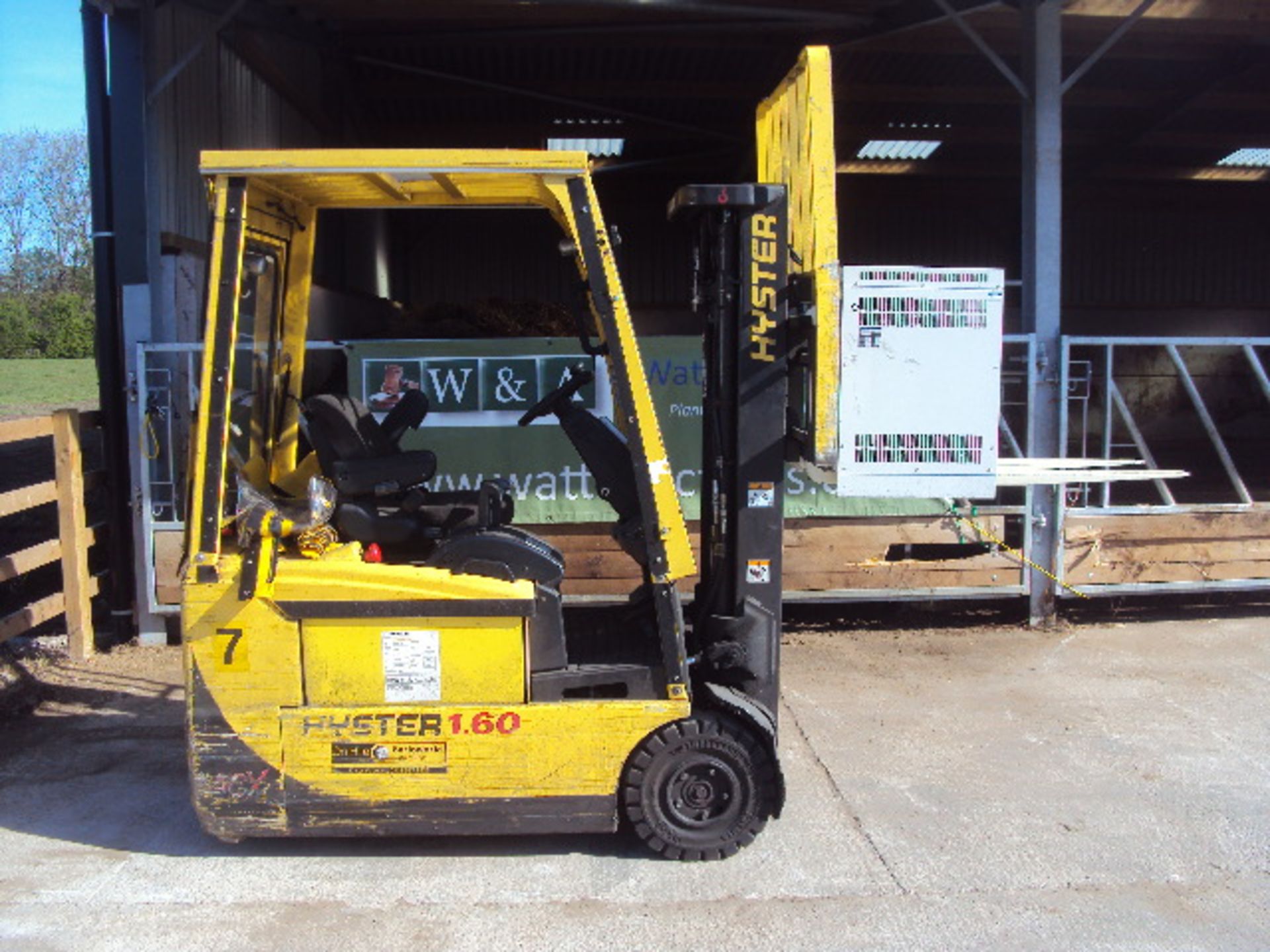 2008 HYSTER J1.60MT 1.6t battery driven forklift truck with Weather-shield cab, side-shift, - Image 6 of 6