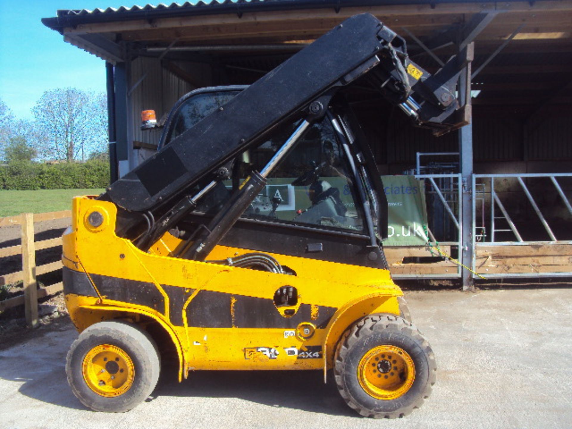 2011 JCB TLT30D 4wd diesel driven Teletruck (S/n E01540315) (3940 rec hrs) (RDL) (This item is - Image 7 of 8