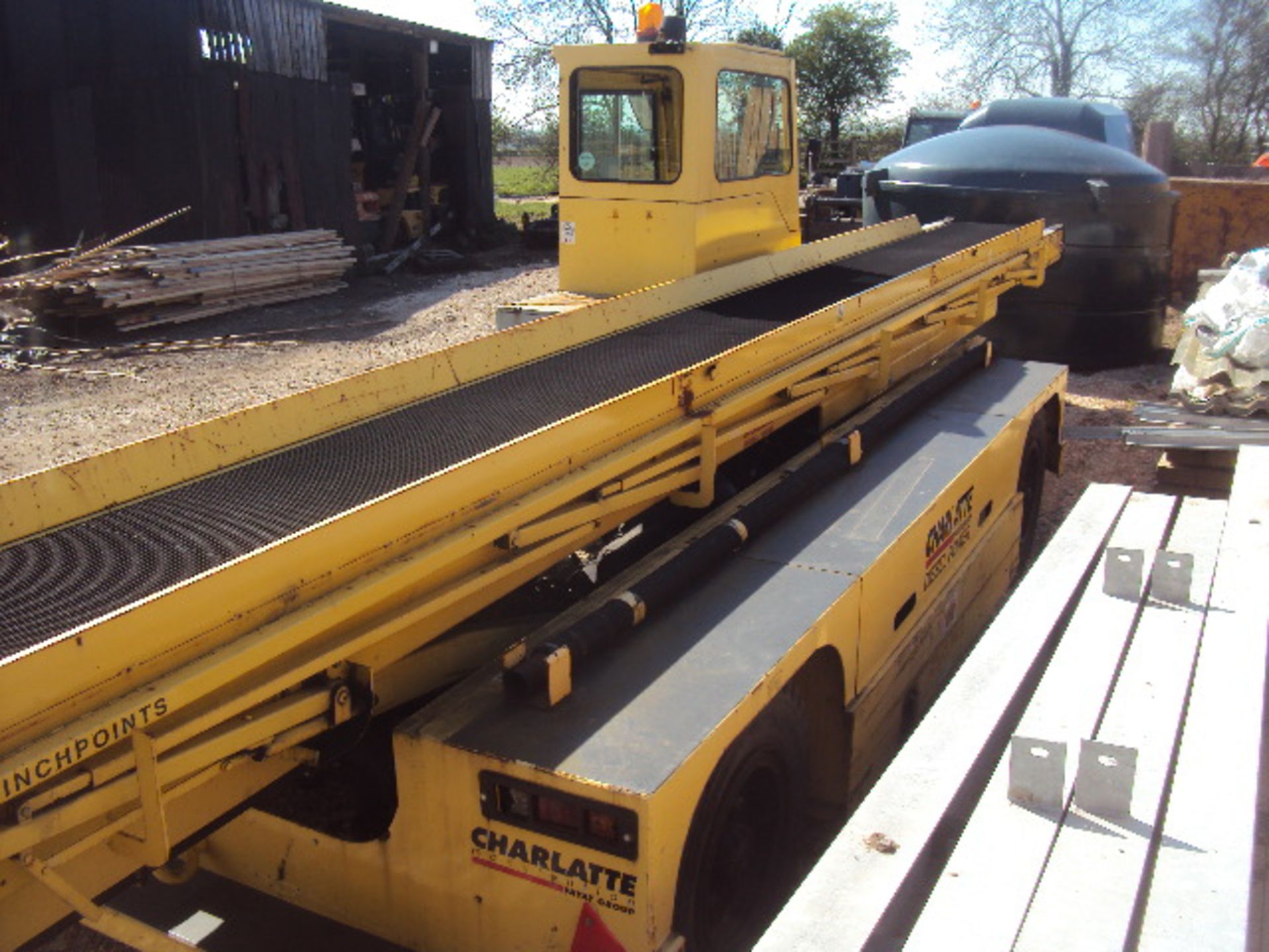 FAYAT Charlatte Manutention diesel driven mobile 30' conveyor with pendant control (This item is - Image 4 of 4