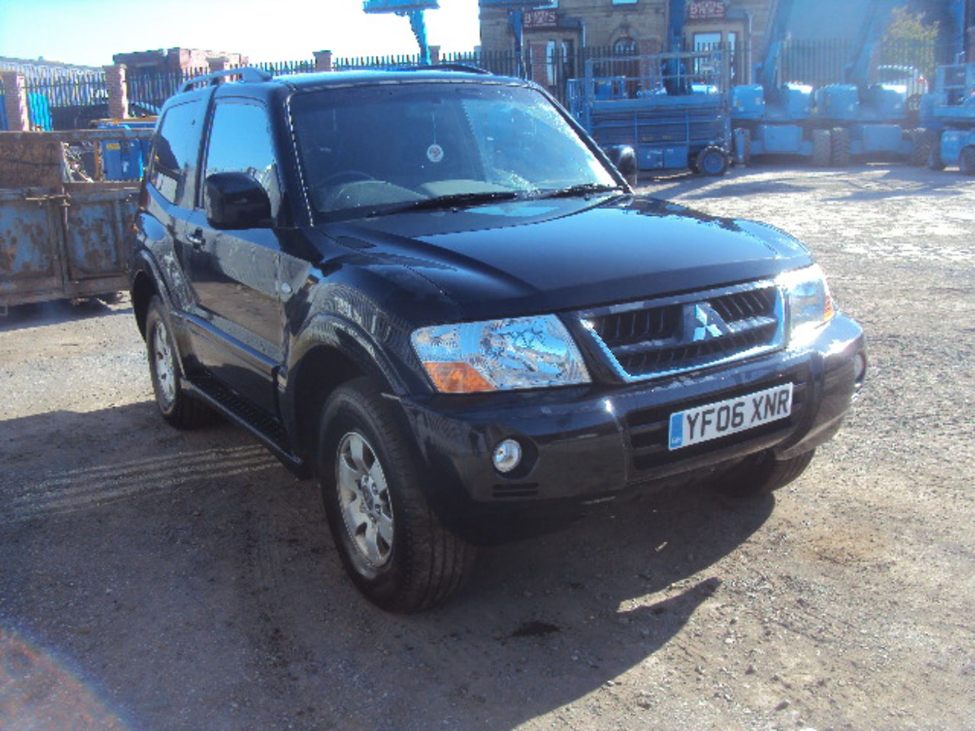 2006 MITSUBISHI Shogun 3.2TDi, SWB Commercial 4wd, manual  (R+D) - Image 2 of 10