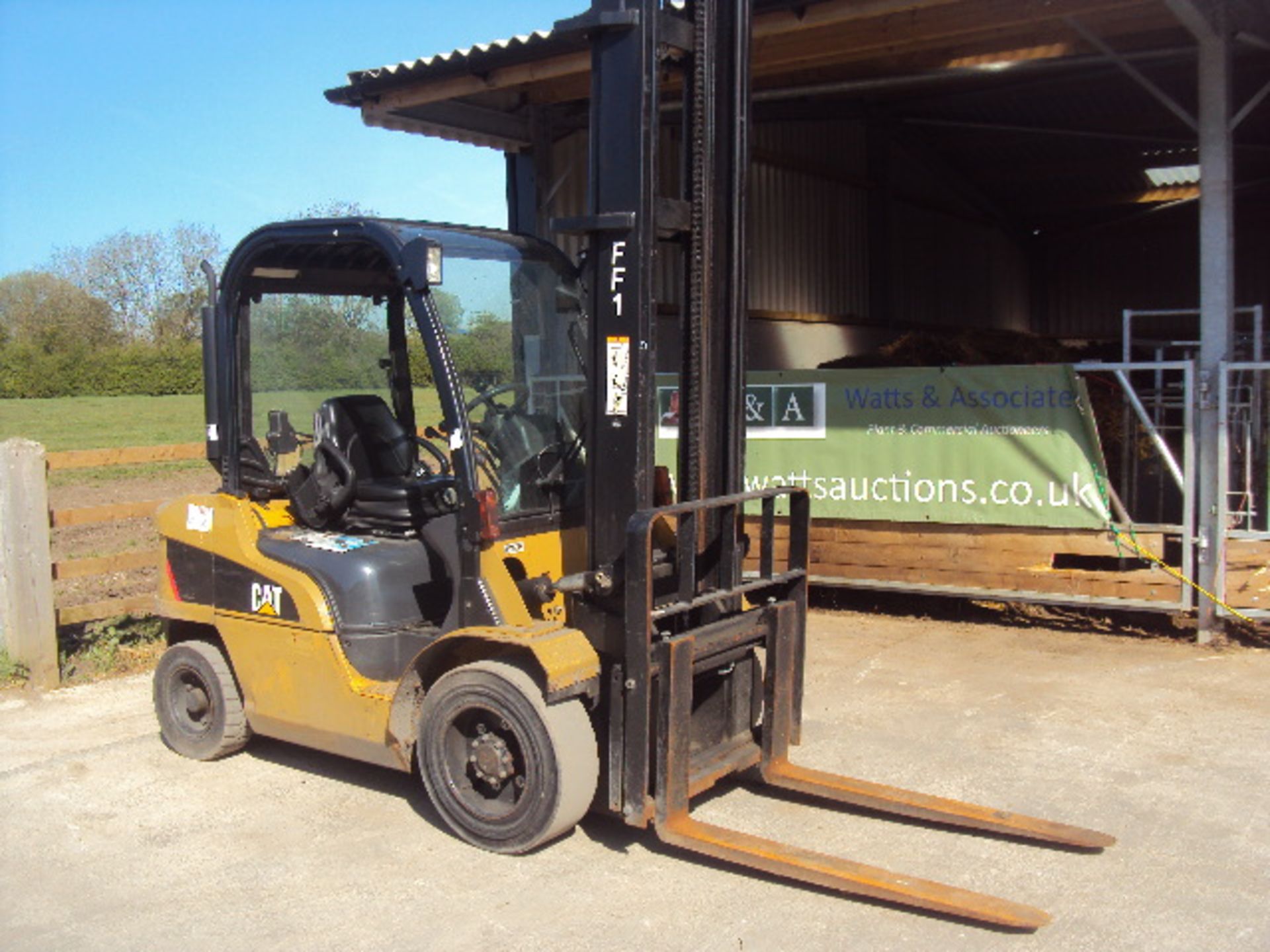 2009 CATERPILLAR DP30N 3t diesel driven forklift truck S/n: with triplex free-lift mast & side-