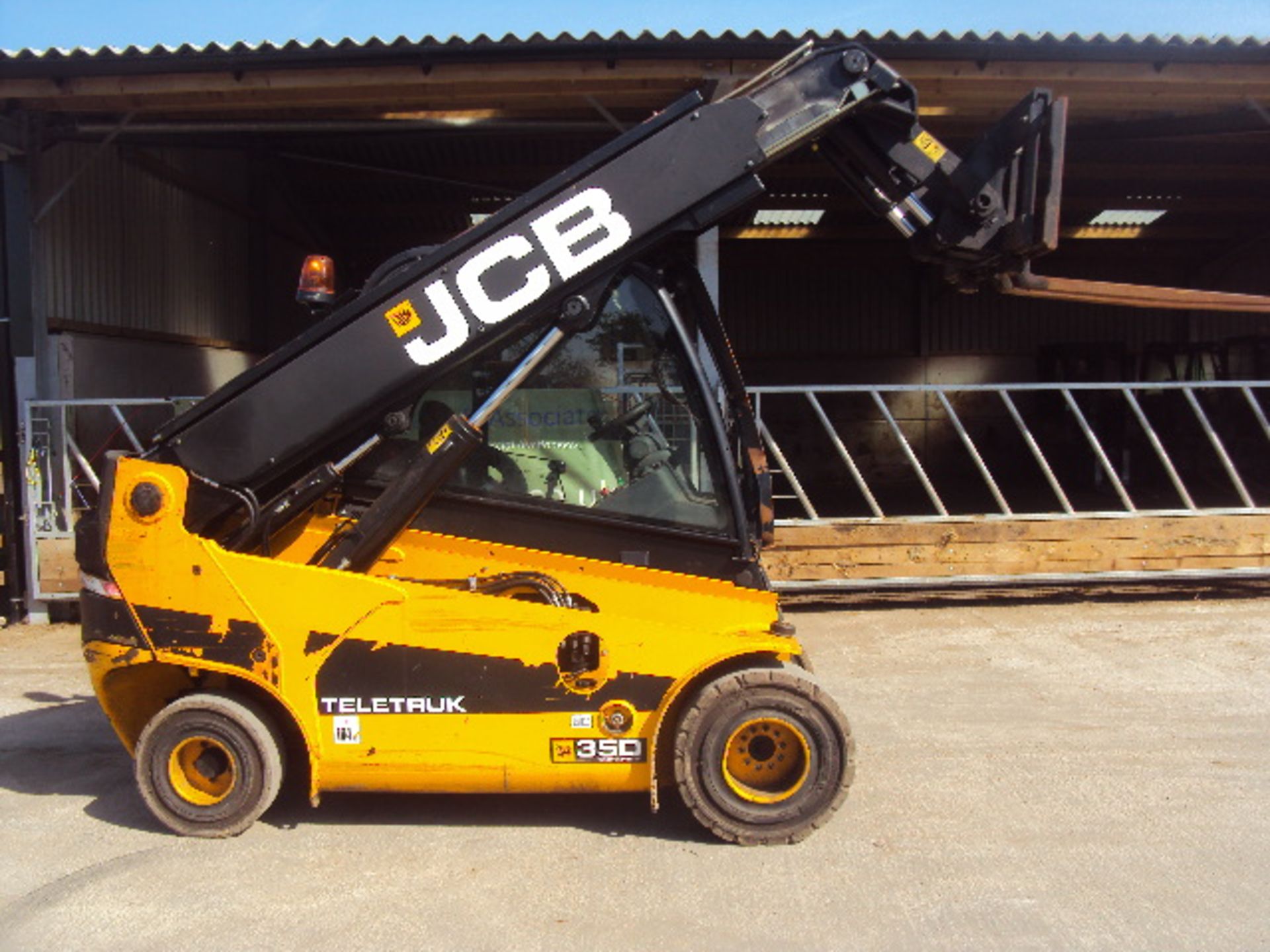 2011 JCB 35D Wastemaster 3.5t diesel driven Teletruck (S/n J01540558) (3886 rec hrs) with side-shift - Image 7 of 7