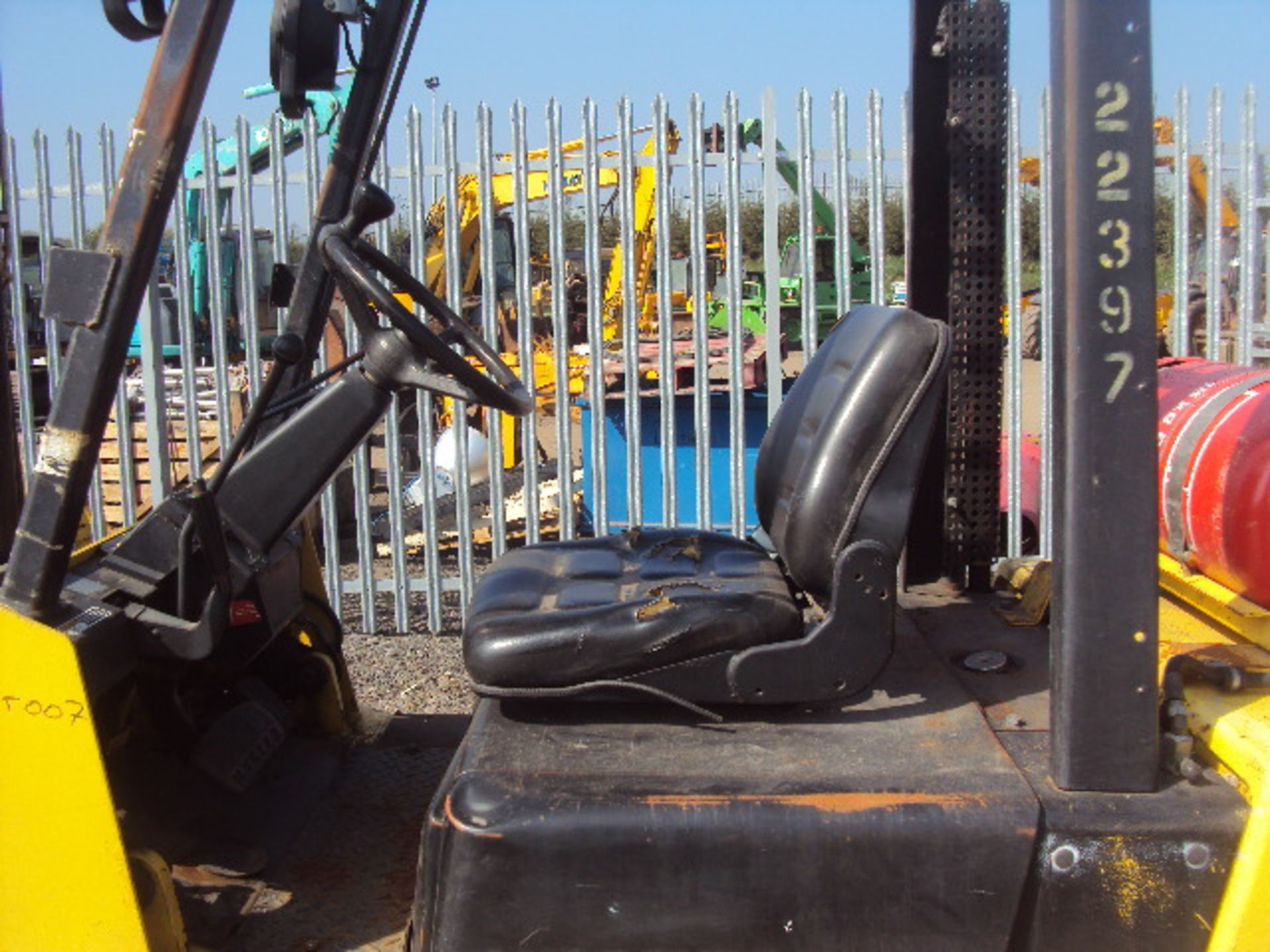 1992 HYSTER 3.00 gas driven forklift truck with duplex mast (RDL) - Image 3 of 6