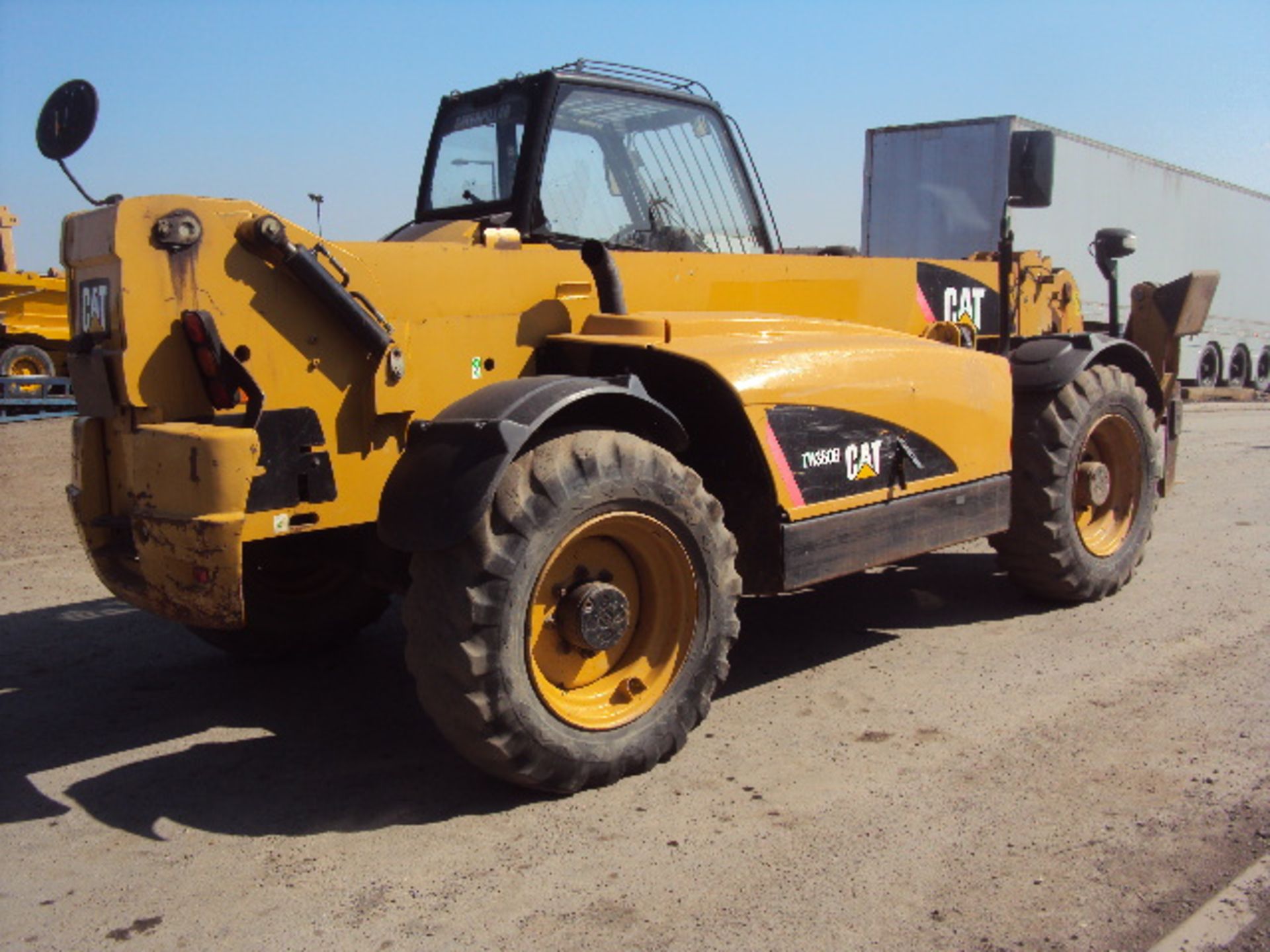 2007 CATERPILLAR TH360B telescopic handler (with outriggers & sway)(S/n TBH00682)(3266 rec hours)( - Image 3 of 9