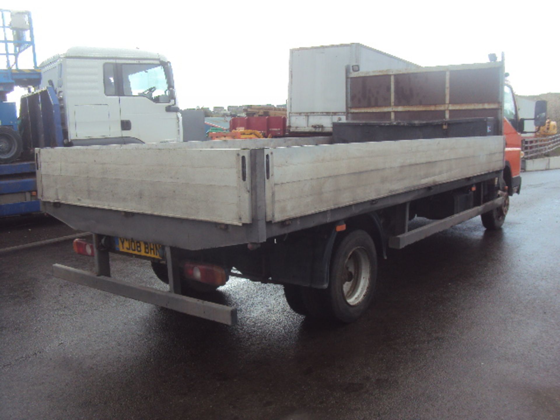 2008 MITSUBISHI FUSO Canter 8C18 7.5t drop side truck Reg: YJ08 BHN( 147,000 recorded miles)(R+D) - Image 4 of 7