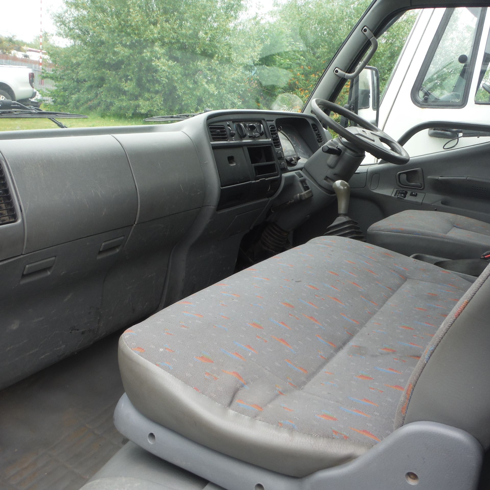 2003 MITSUBISHI CANTER 7.5t beaver tail c/w electric winch (AY53 HGL) (Test May 15)(V5 & Test in - Image 4 of 5