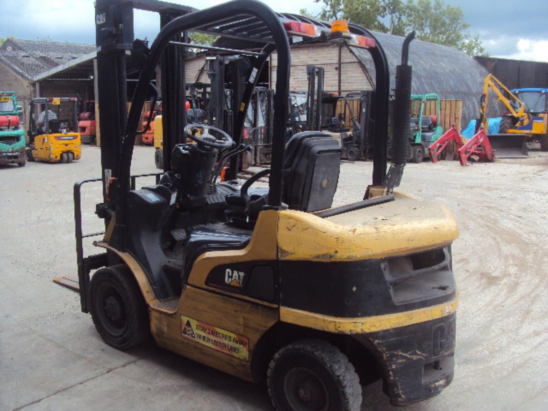 2004 CATERPILLAR DP25N 2.5t diesel driven forklift truck S/n: ET18C-50506 (3568 recorded hours) with - Image 3 of 9