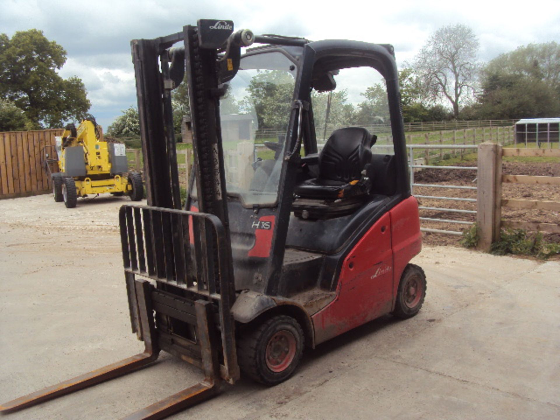 2007 LINDE H16 1.6t diesel driven forklift truck S/n: H2X391V02312 (1904 recorded hours) with duplex - Image 4 of 9