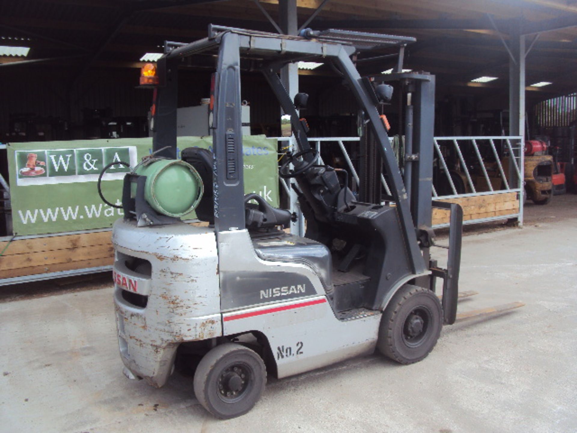 2009 NISSAN EBT-PIF15 1.5t gas driven forklift truck S/n: PIF1A15D with duplex mast (RDL) - Image 2 of 7