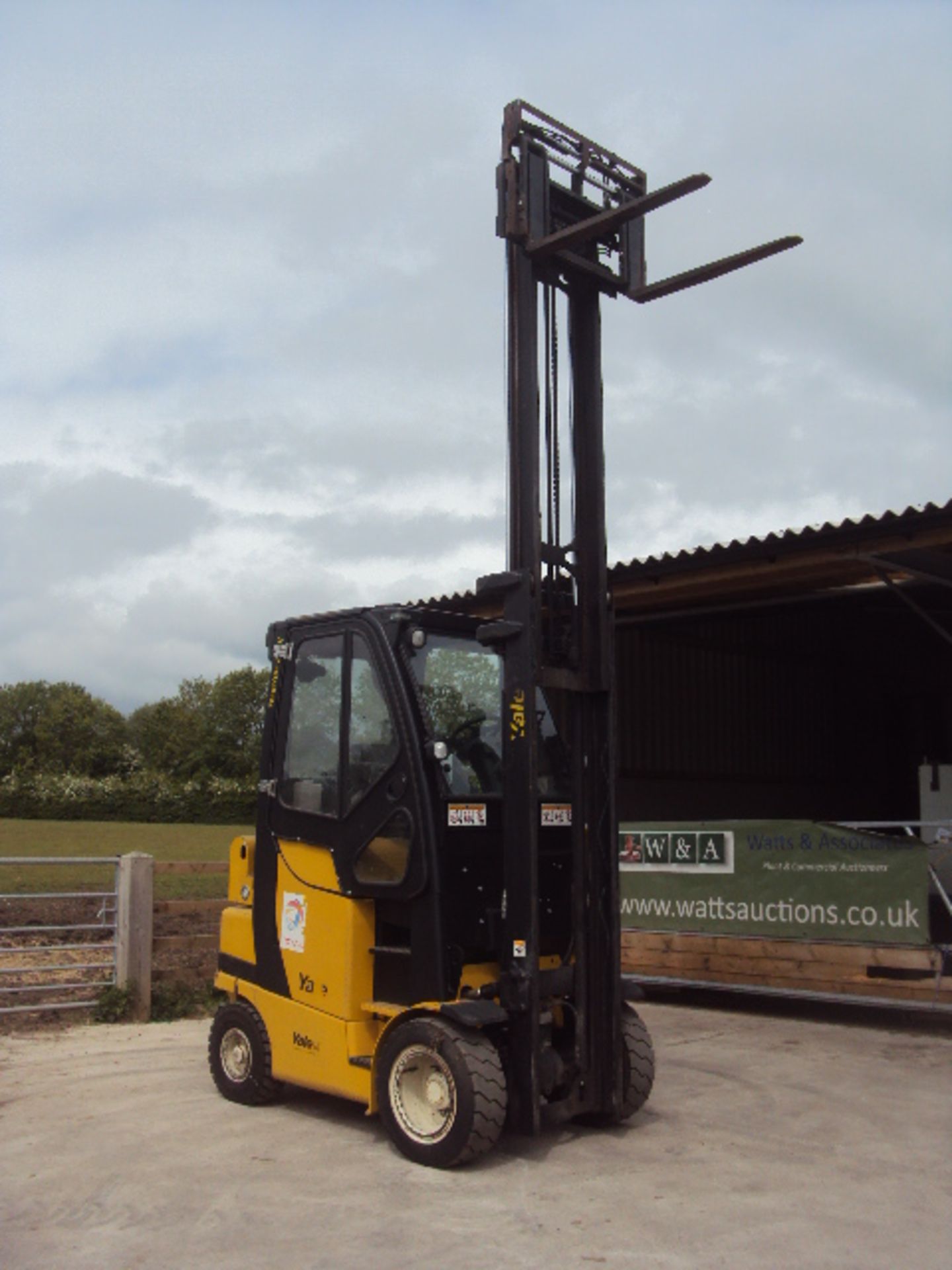 2008 YALE GNP25VX 2.5t LPG driven forklift truck S/n: B875B18326F (4554 recorded hours) with - Image 9 of 9