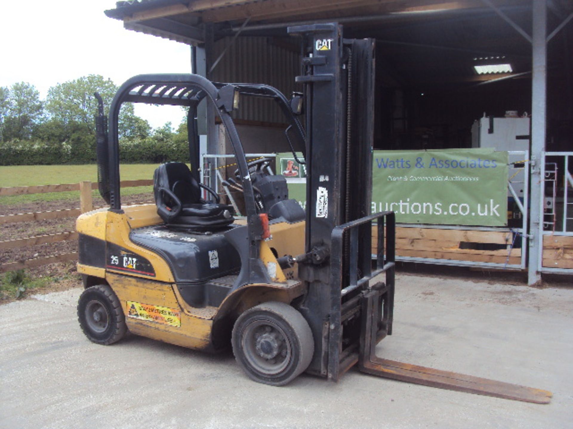 2004 CATERPILLAR DP25N 2.5t diesel driven forklift truck S/n: ET18C-50506 (3568 recorded hours) with
