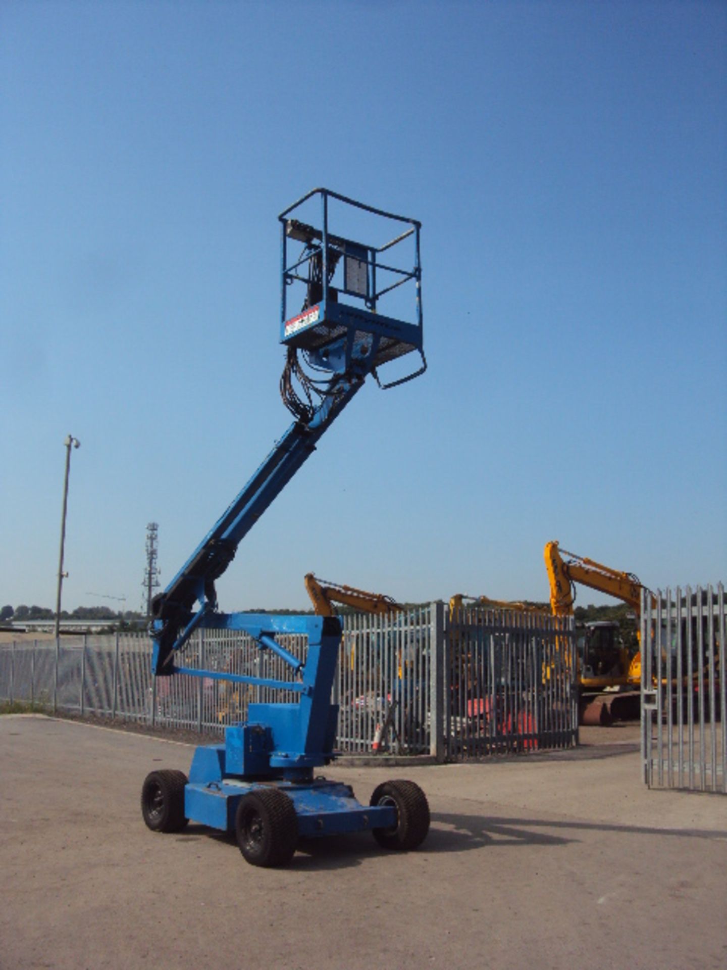1999 NIFTYLIFT HR12NDE diesel/electric 12m articulated access platform S/n: 126294 (RDL) - Image 4 of 4