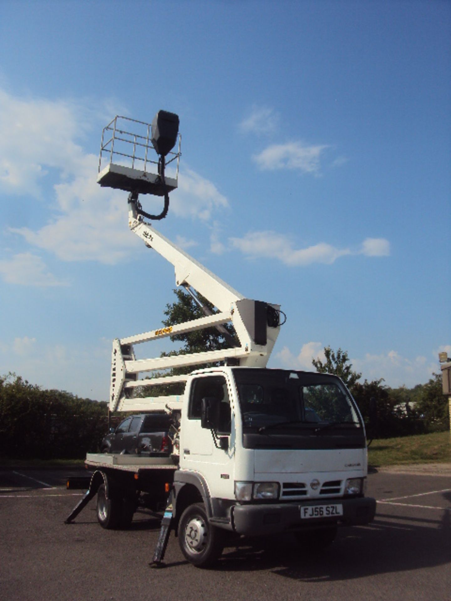 2006 NISSAN Cabstar Reg: FJ56 SZL with 2006 SKY KING E198PX mounted cherry picker (101418 recorded