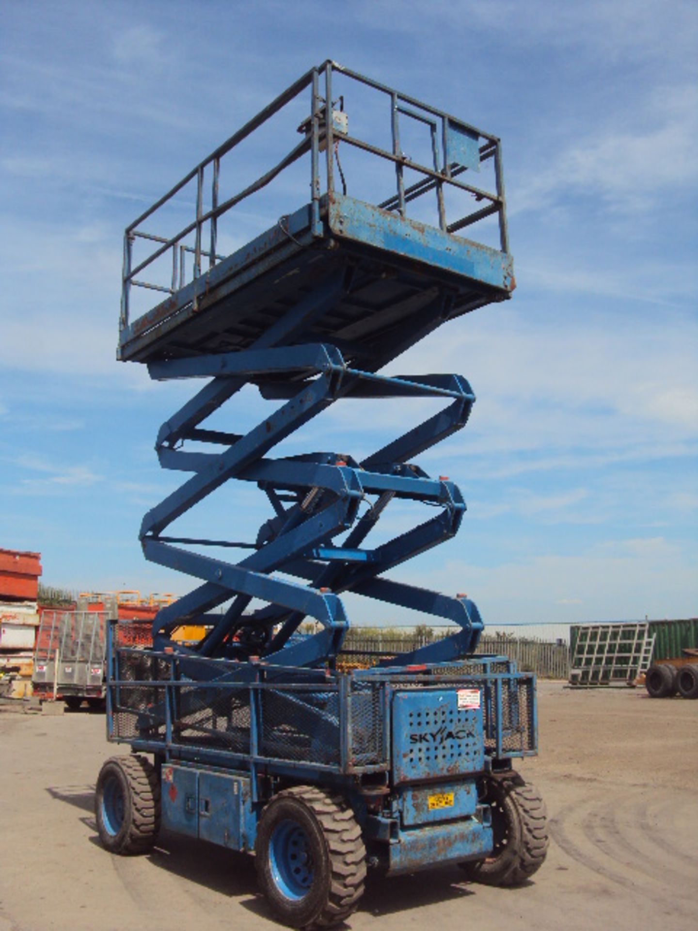 2004 SKYJACK SJ7135 2wd diesel driven scissor lift platform S/n: 340868 (RDL)