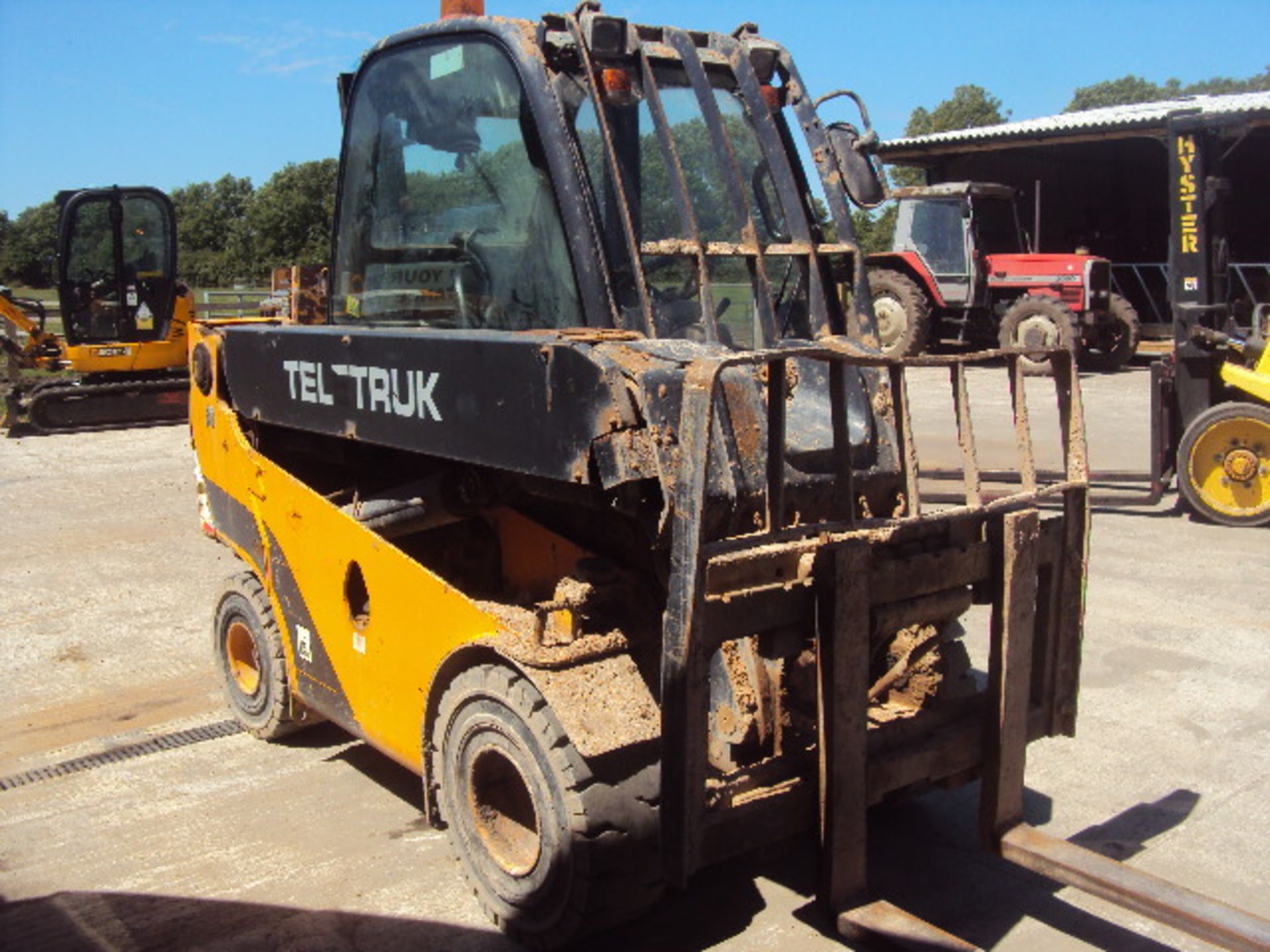 2007 JCB TLT30D 3t Teletruck S/n: L71175352 (2092 recorded hours) with forks & side-shift (RDL) - Image 4 of 8