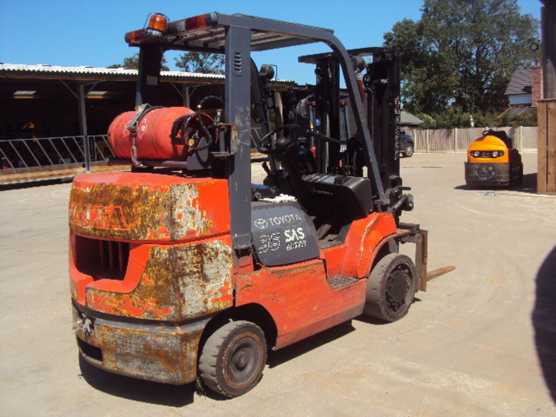 2009 TOYOTA FGCU35 3.5t gas driven forklift truck S/n: 70752 (3294 recorded hours) with duplex - Image 3 of 8