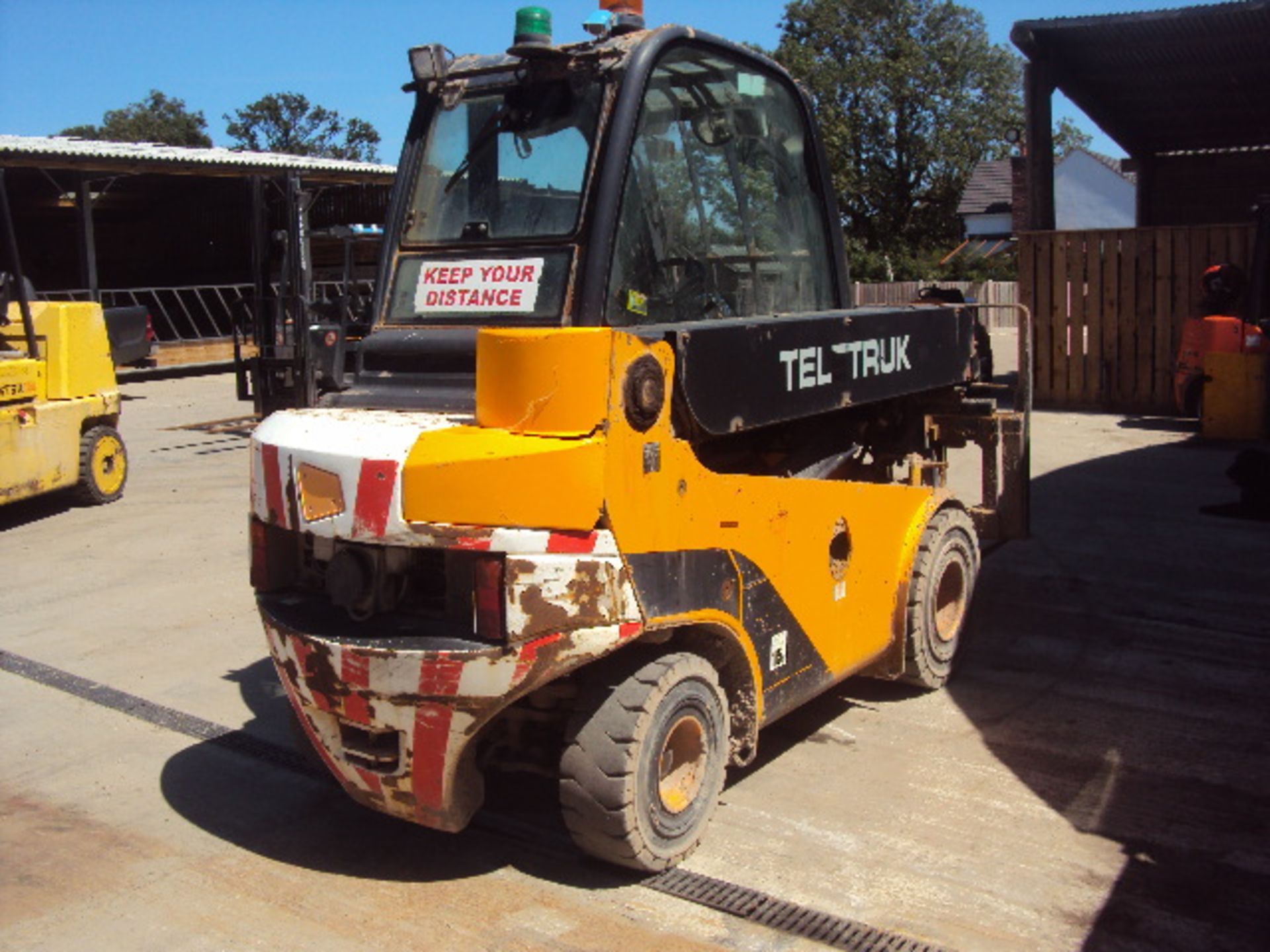 2007 JCB TLT30D 3t Teletruck S/n: L71175352 (2092 recorded hours) with forks & side-shift (RDL) - Image 3 of 8