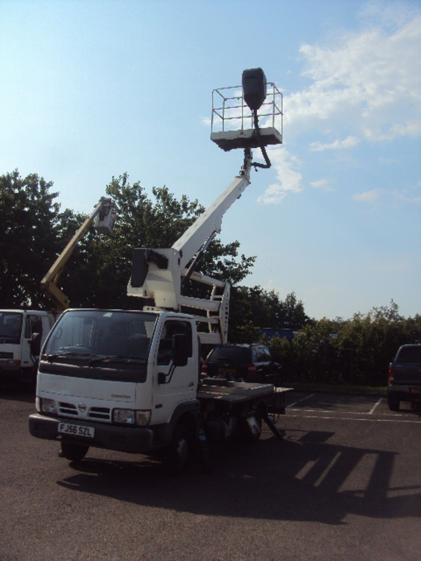 2006 NISSAN Cabstar Reg: FJ56 SZL with 2006 SKY KING E198PX mounted cherry picker (101418 recorded - Image 2 of 11