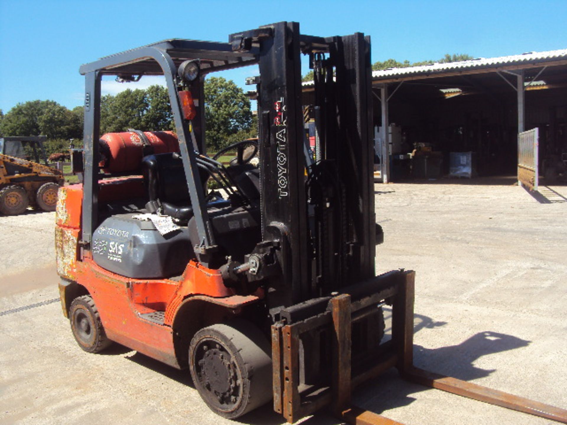 2009 TOYOTA FGCU35 3.5t gas driven forklift truck S/n: 70752 (3294 recorded hours) with duplex - Image 4 of 8